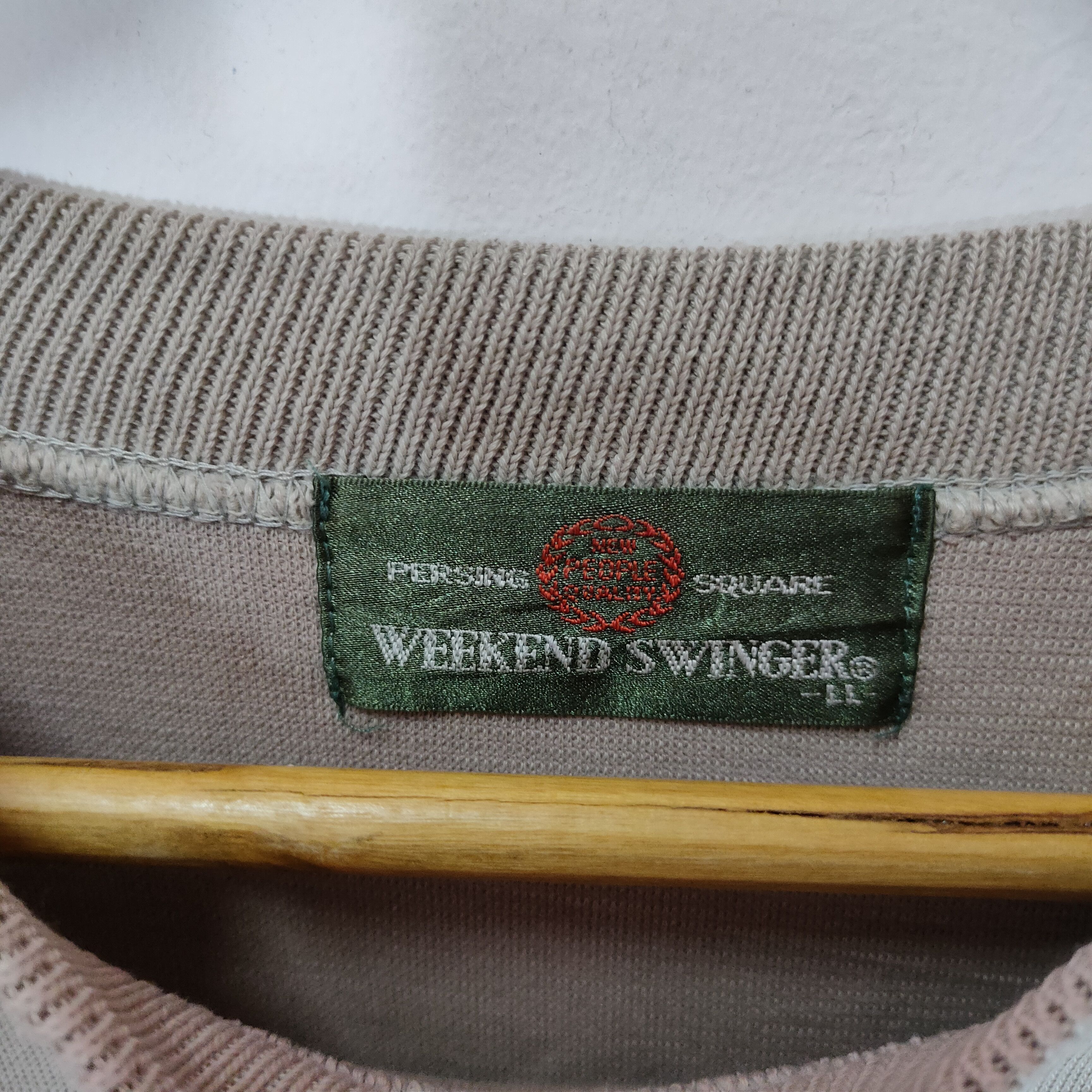Japanese Brand Vintage WEEKEND SWINGER Classic Design Lsize Sweatshirt Size US L / EU 52-54 / 3 - 4 Thumbnail