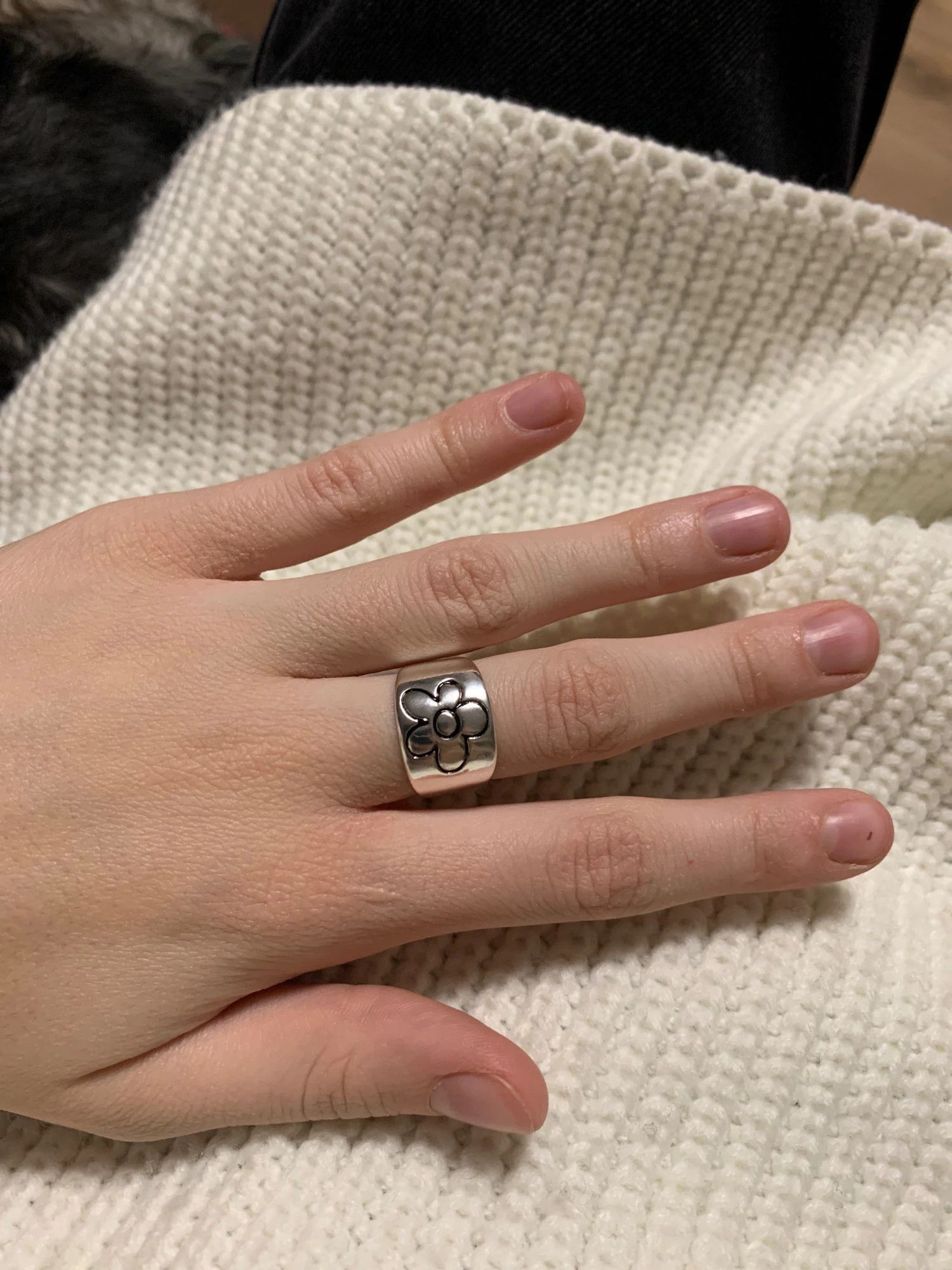 Jewelry Daisy Flower Ring Size ONE SIZE - 2 Thumbnail
