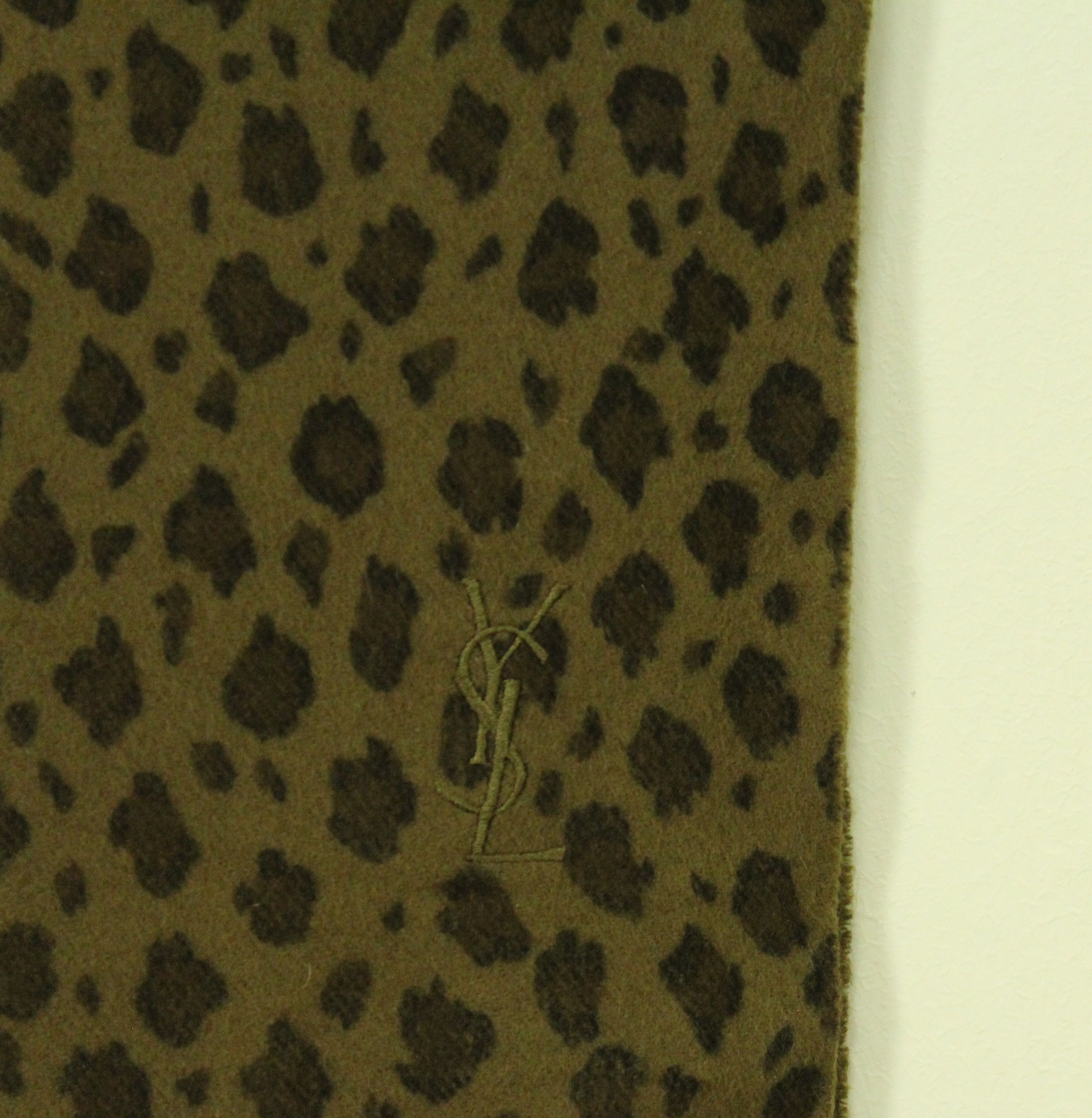 Vintage × Yves Saint Laurent YVES SAINT LAURENT Scarf Muffler Cashmere Leopard Cheetah Size ONE SIZE - 3 Thumbnail