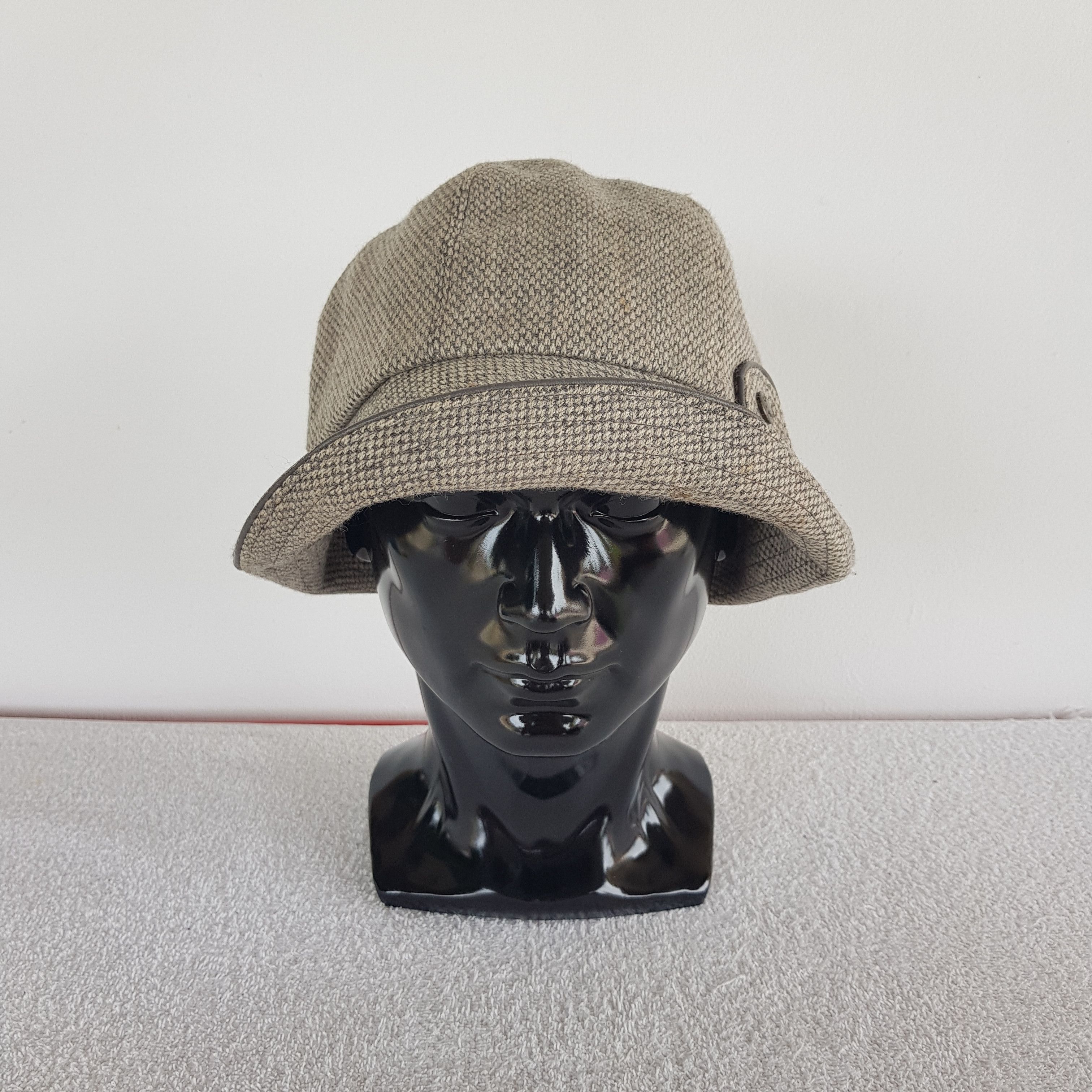 Japanese Brand Vintage Chloe Hats Beanie Snow Cap Chloe Hats - AC10006. Size ONE SIZE - 1 Thumbnail