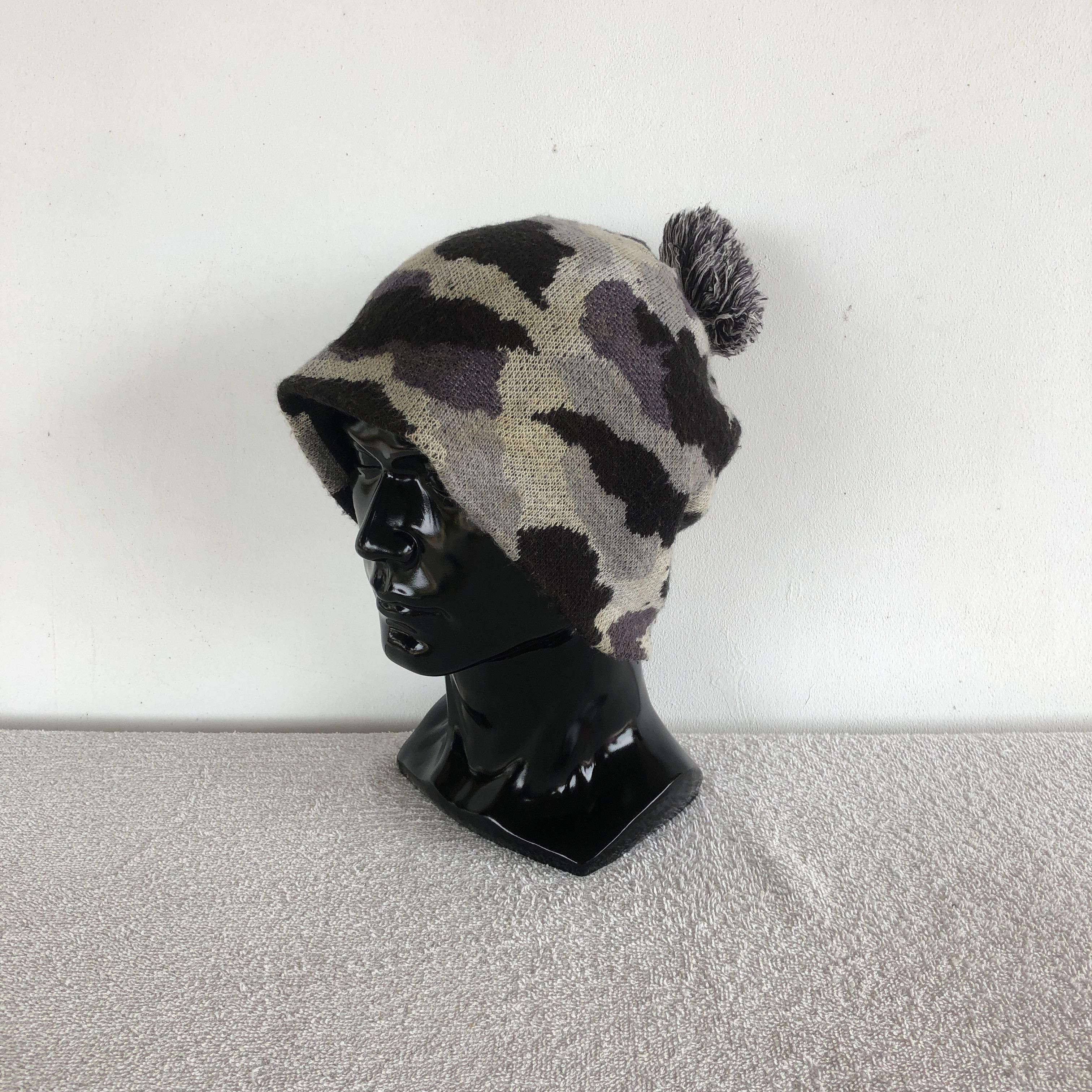 Japanese Brand × Vintage Vintage Columbia Beanie Unknown Snow Caps Camouflage Hats Size ONE SIZE - 1 Thumbnail