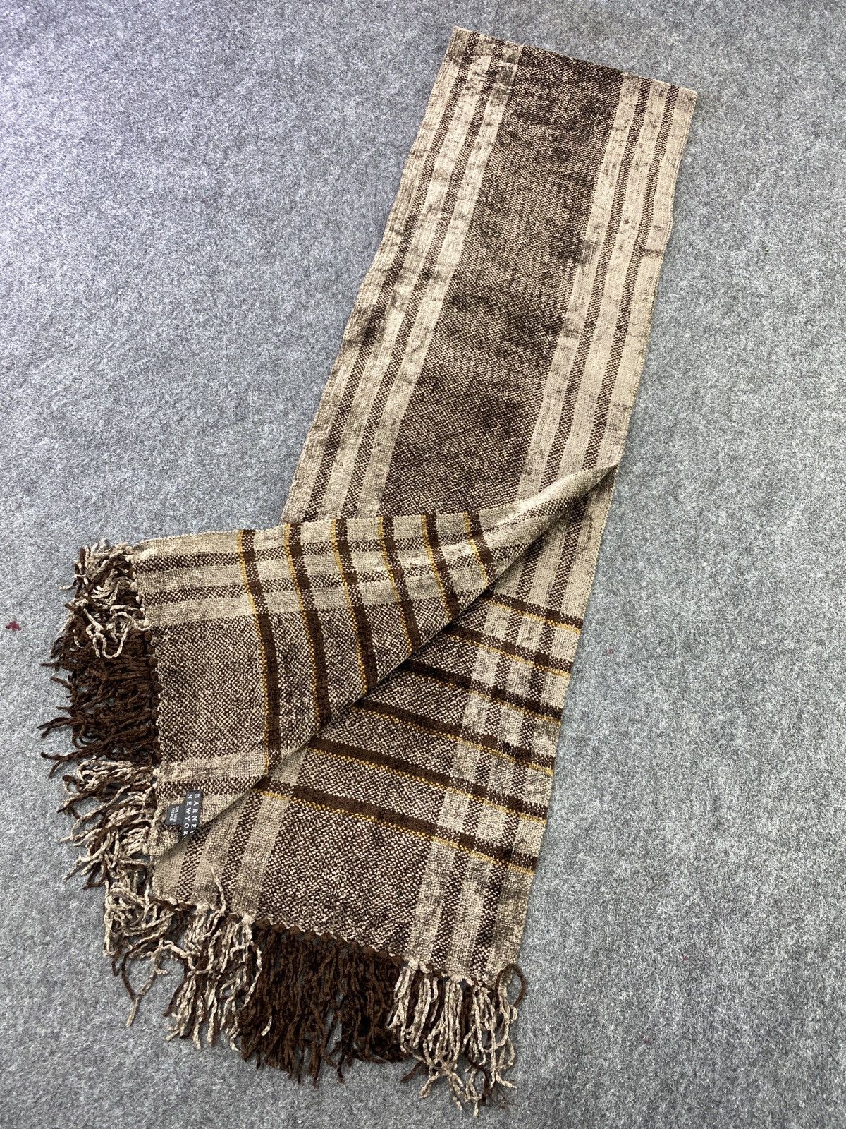 Barneys New York BARNEYS NEW YORK Scarf/Muffler/Neckwear -T260 Size ONE SIZE - 3 Thumbnail
