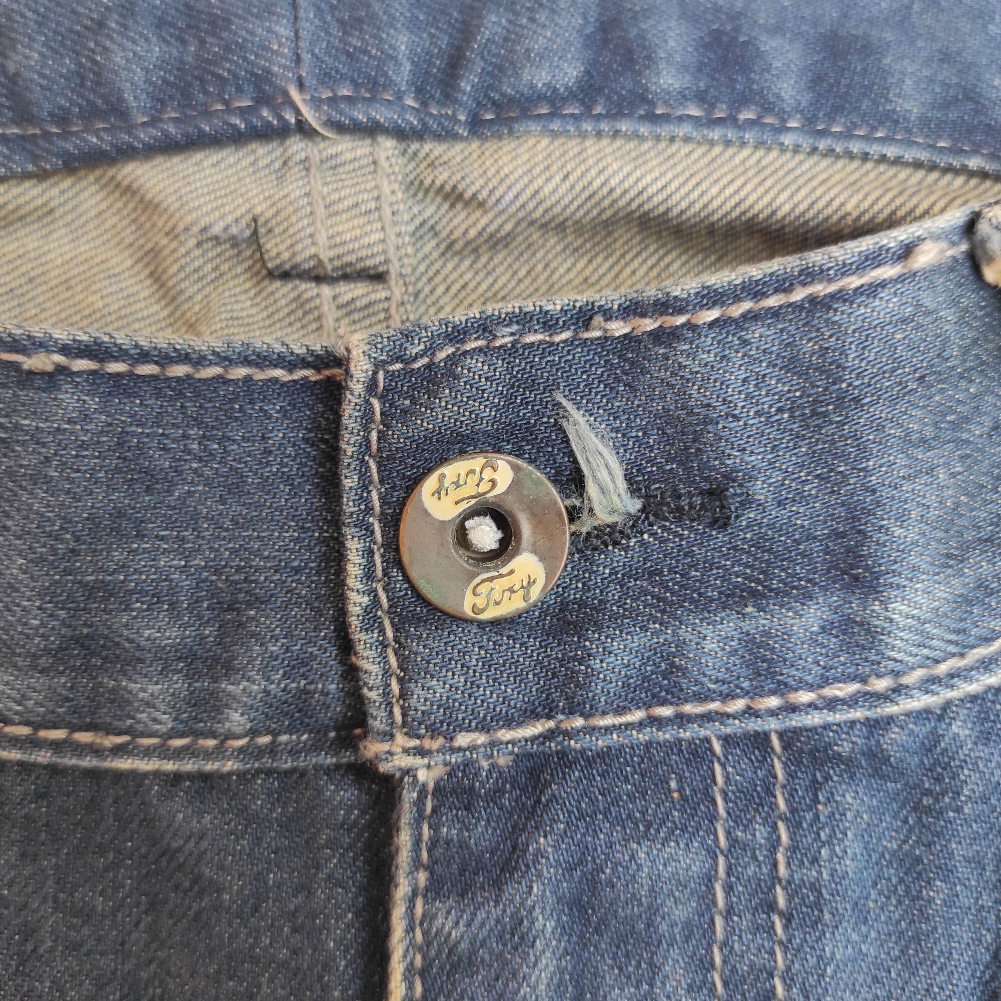 Neighborhood Neighborhood NBHD Basic Savage Denim Distressed Effect Size US 30 / EU 46 - 9 Thumbnail