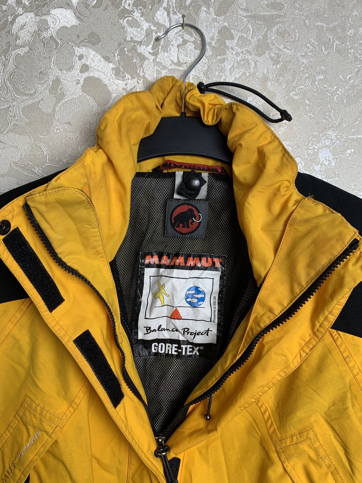 Mammut × Outdoor Life × Vintage Vintage Rare Mammut Yellow Mammut × Outdoor Life × Vintage Vintage Rare Mammut Yellow