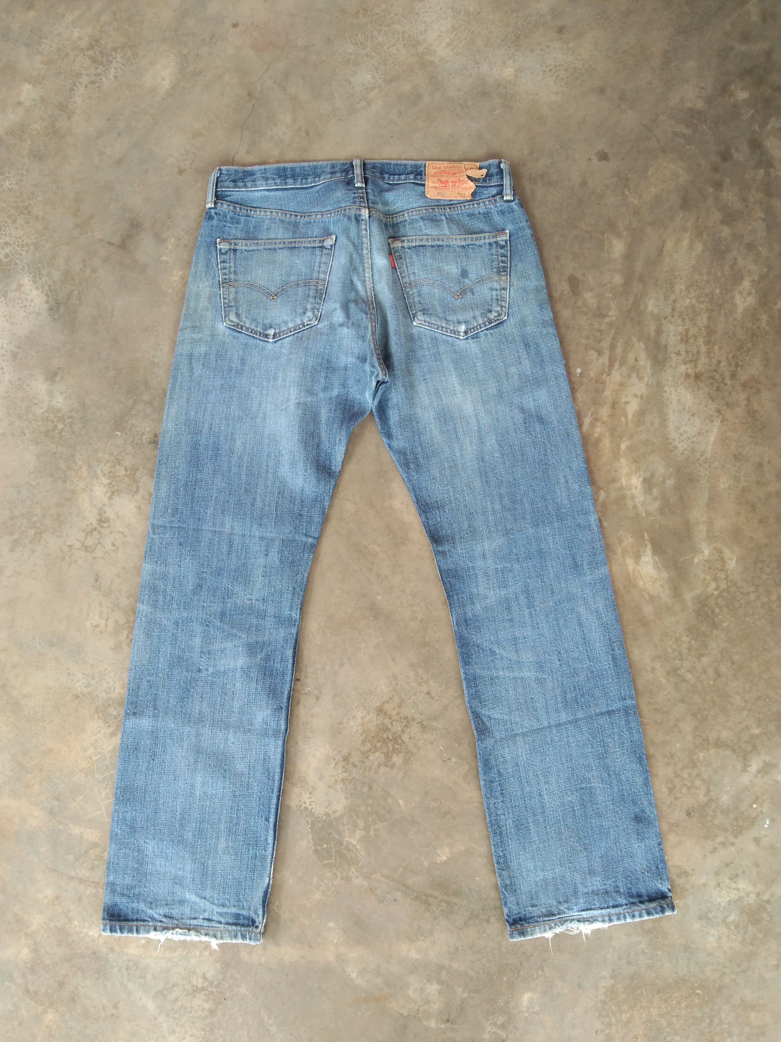 Levi's Vintage Levi's 501 Faded Distressed Jeans 33x31 Size US 33 - 2 Thumbnail