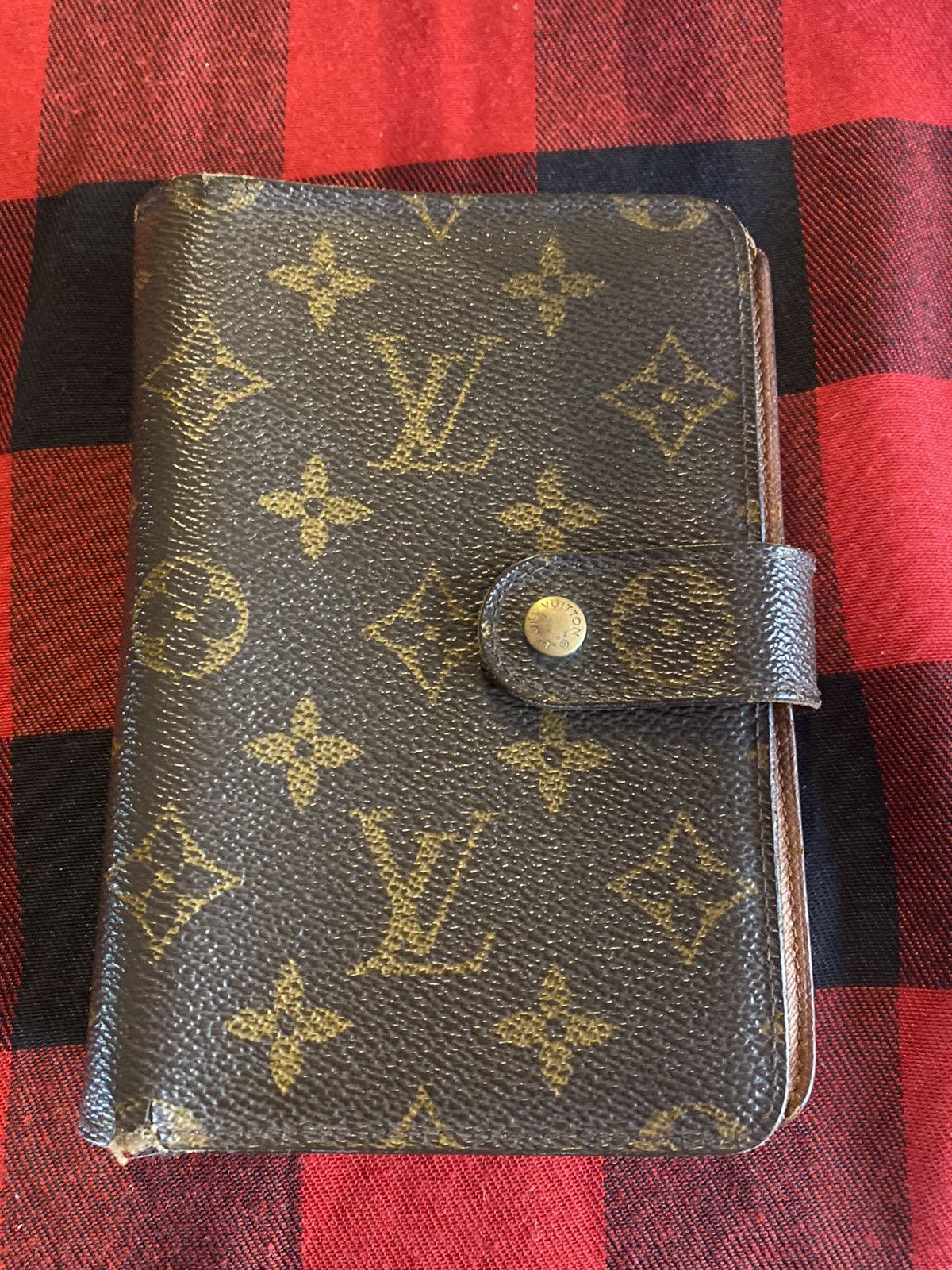 Louis Vuitton Louis Vuitton Wallet Size ONE SIZE - 1 Thumbnail