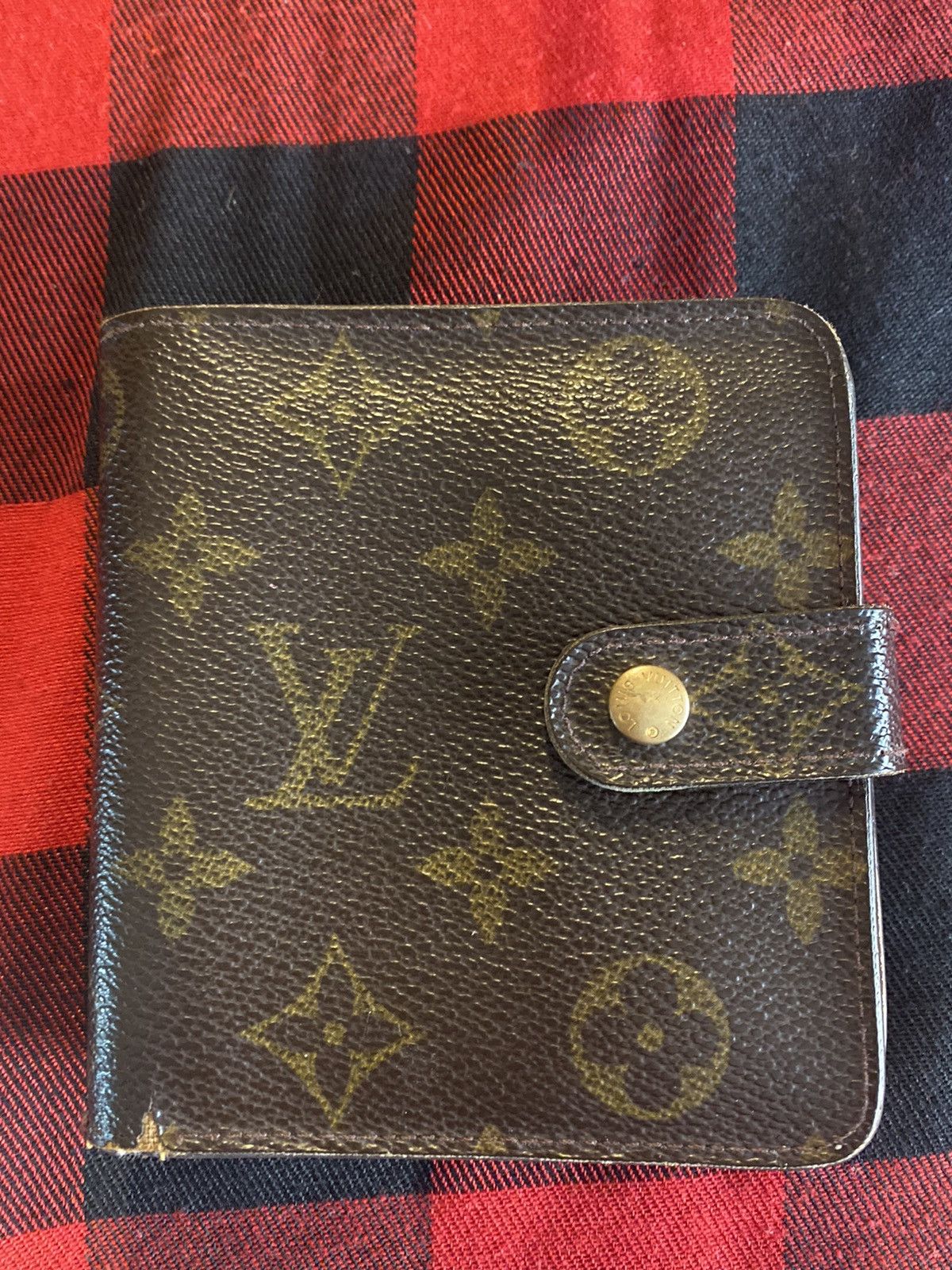 Louis Vuitton Louis Vuitton Wallet Size ONE SIZE - 1 Thumbnail