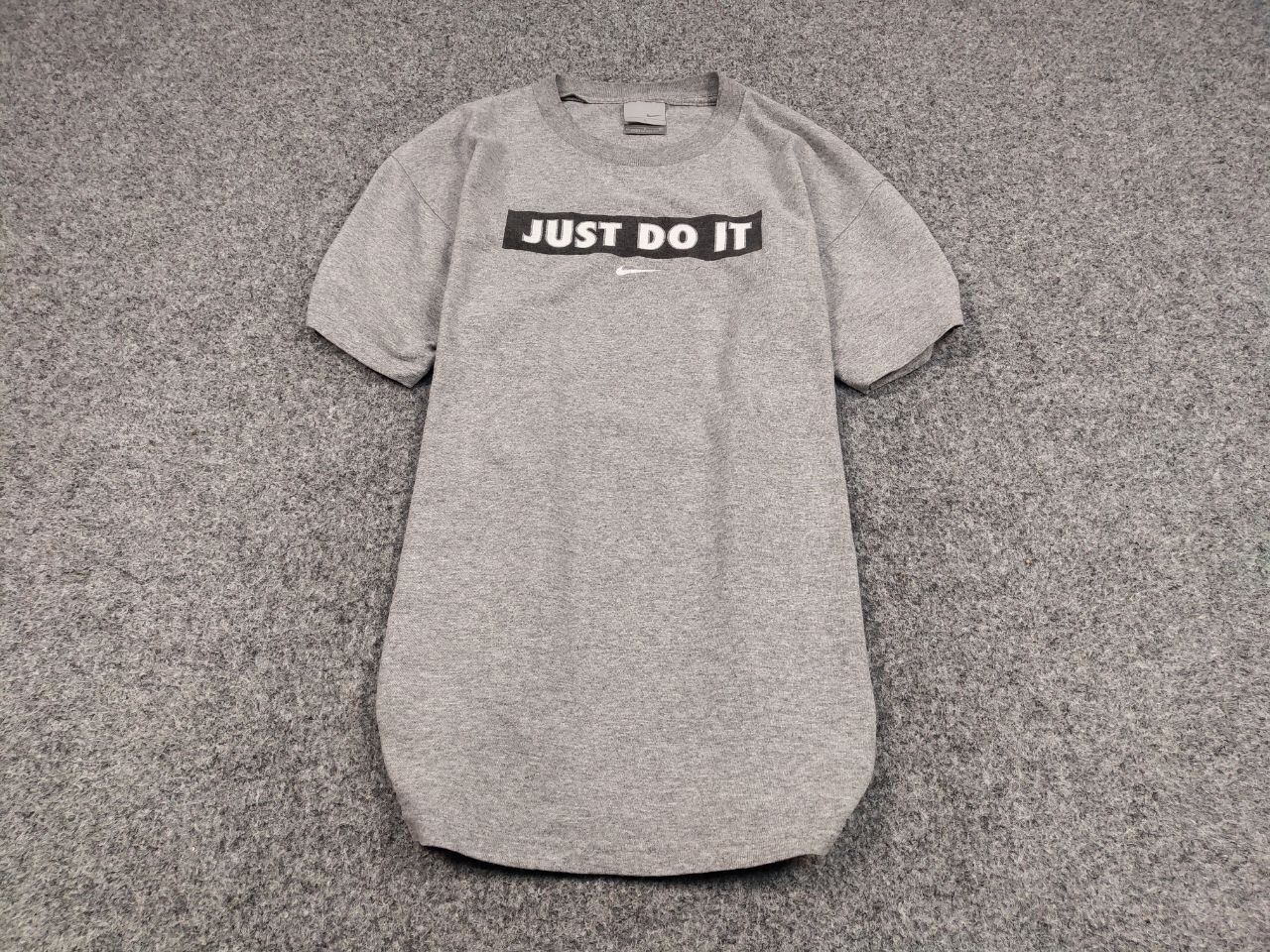Nike Vintage 90's Nike Gray Center logo T Shirt Tee Size US L / EU 52-54 / 3 - 2 Thumbnail