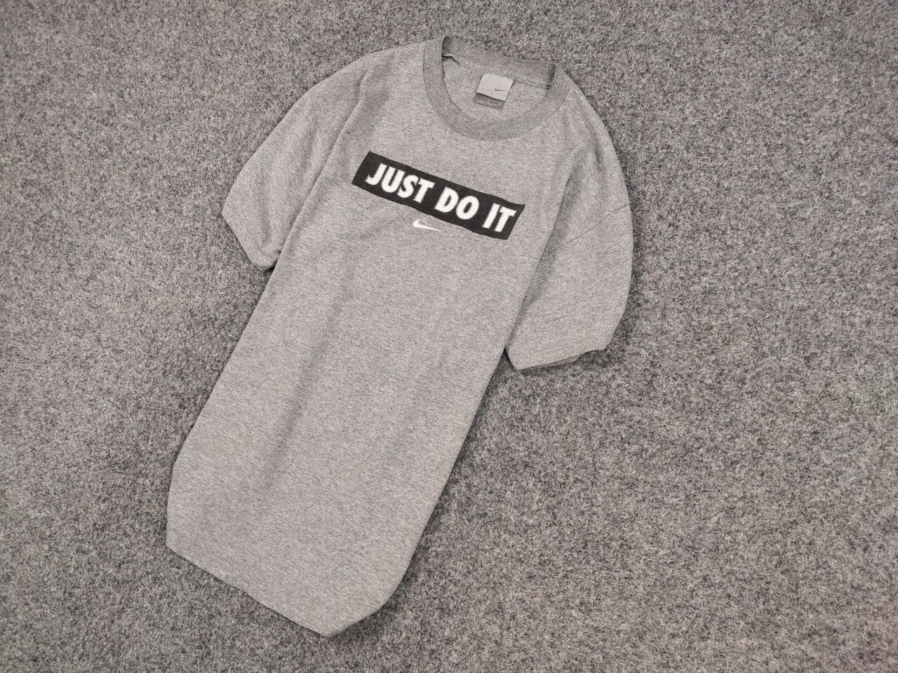 Nike Vintage 90's Nike Gray Center logo T Shirt Tee Size US L / EU 52-54 / 3 - 3 Thumbnail