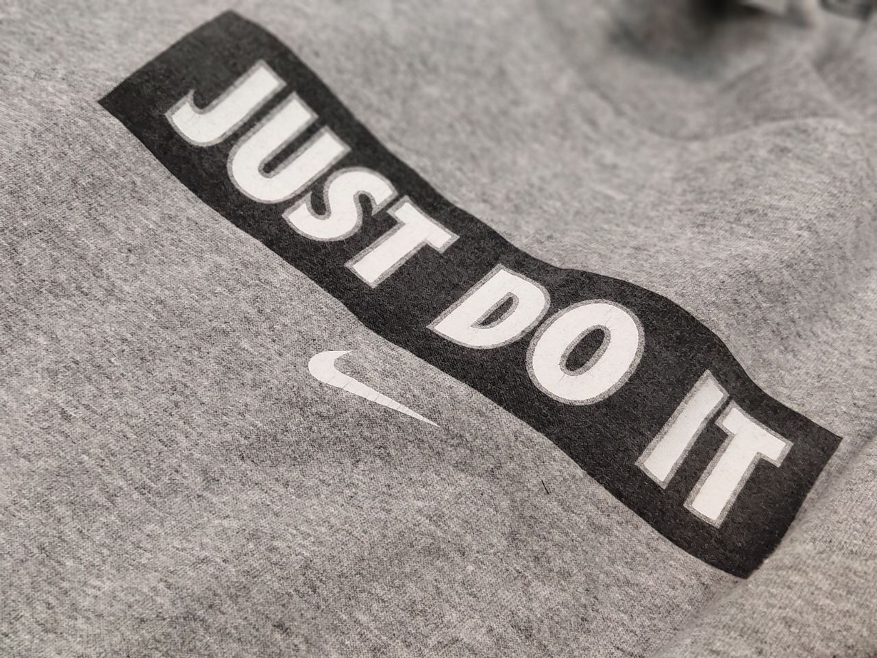 Nike Vintage 90's Nike Gray Center logo T Shirt Tee Size US L / EU 52-54 / 3 - 12 Thumbnail