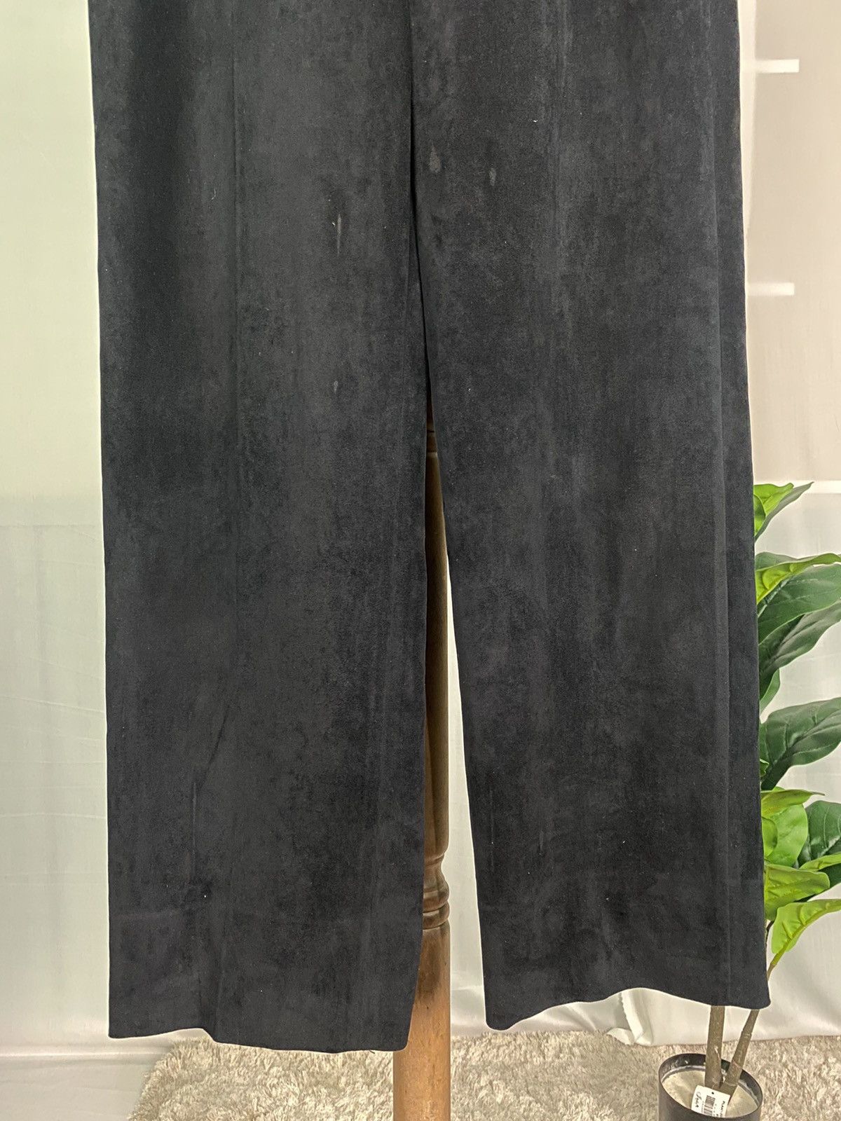 Giorgio Armani Giorgio Armani Black Suede Velvet Pants Size US 34 / EU 50 - 3 Thumbnail