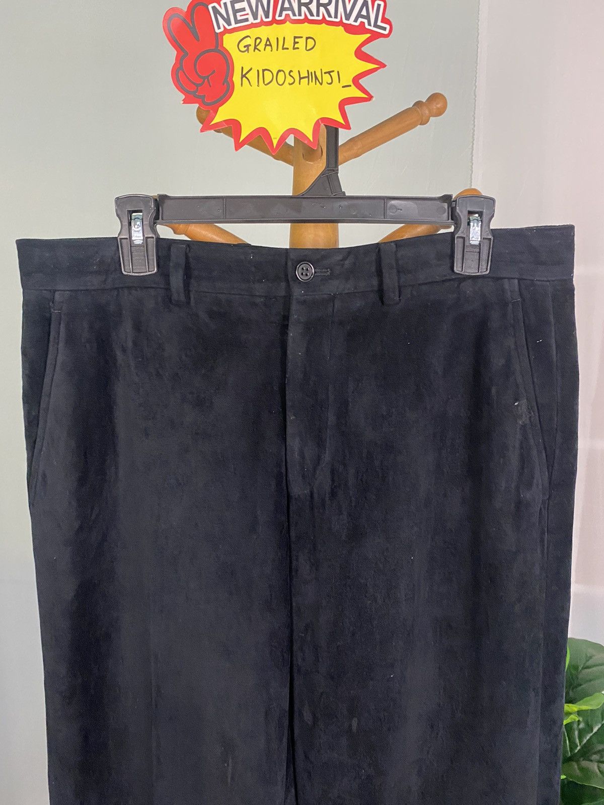 Giorgio Armani Giorgio Armani Black Suede Velvet Pants Size US 34 / EU 50 - 2 Thumbnail