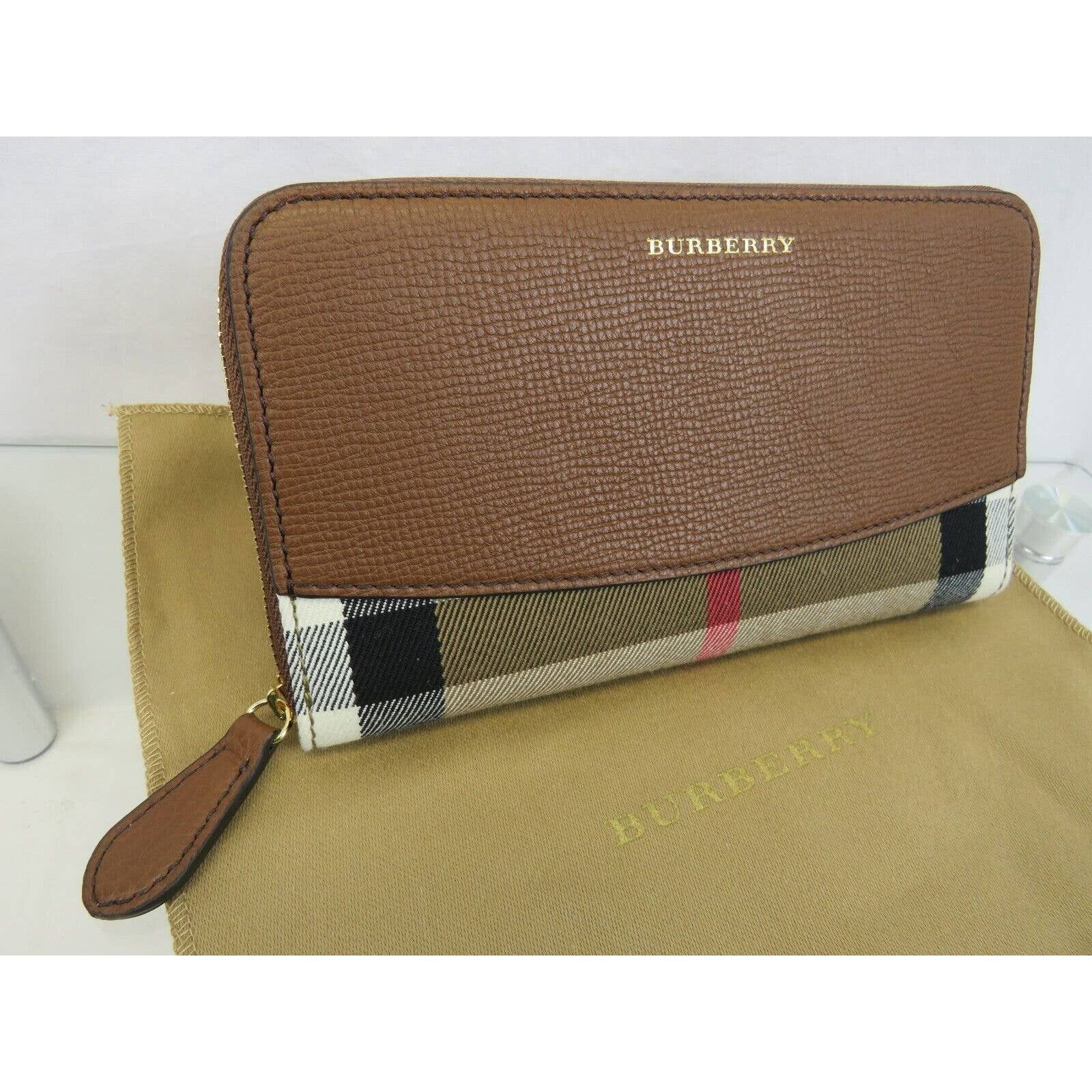 Burberry ELMORE BROWN HOUSE CHECK LEATHER ZIP LOGO CLUTCH WALLET Size ONE SIZE - 2 Preview