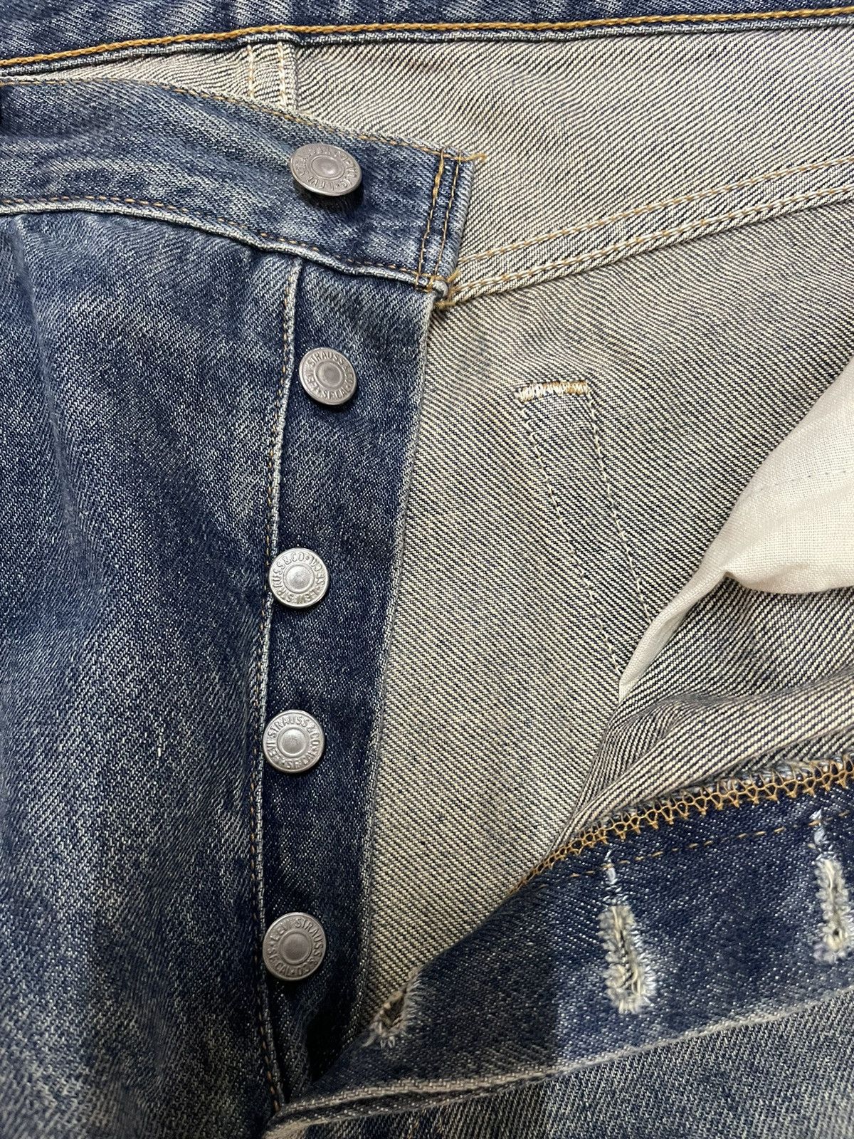 Levi's × Vintage Vintage Levi’s 501 1997 Aging Faded Wash Denim Size US 34 / EU 50 - 21 Thumbnail