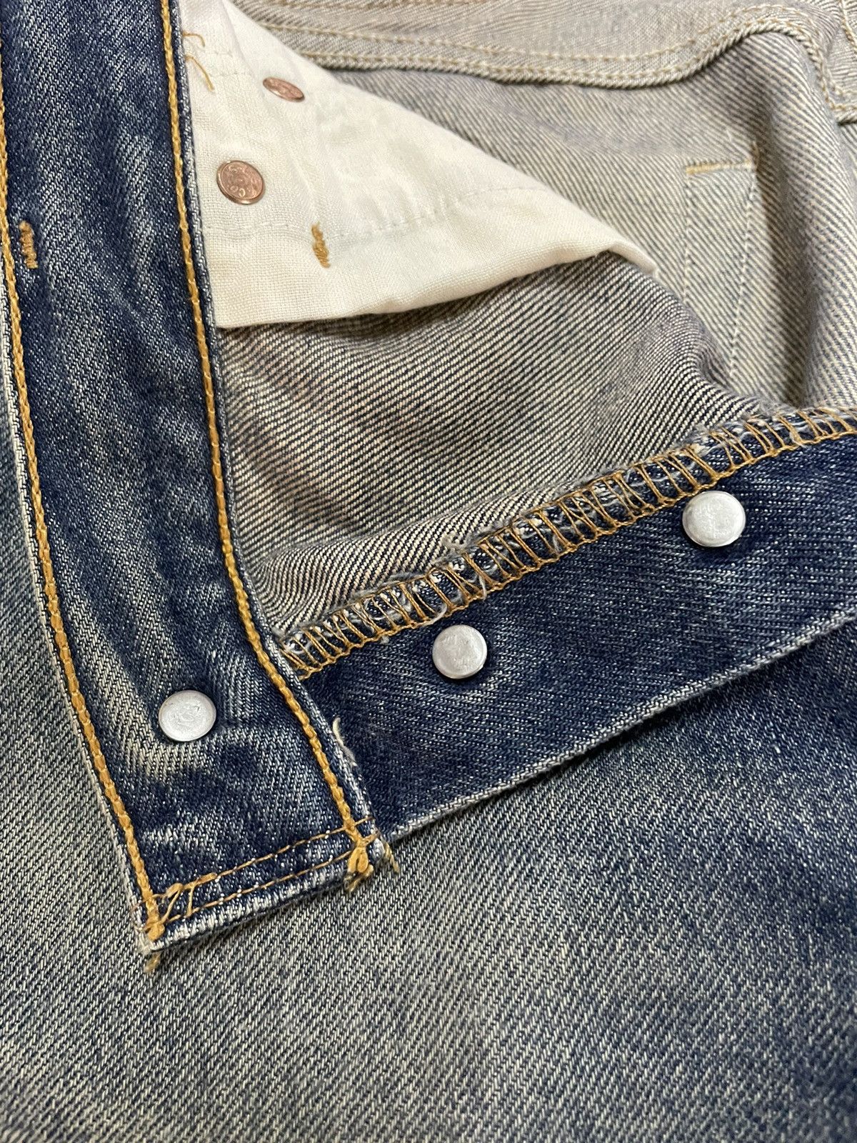 Levi's × Vintage Vintage Levi’s 501 1997 Aging Faded Wash Denim Size US 34 / EU 50 - 18 Thumbnail