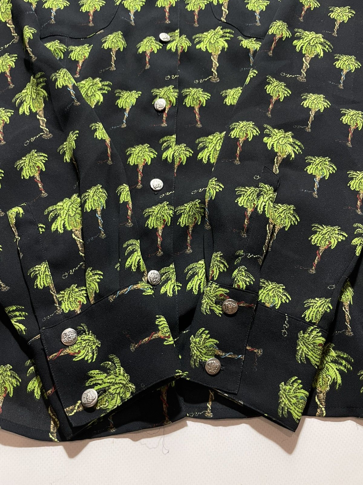 Versace Versace Women’s Palm Tree Shirt Vintage Size M / US 6-8 / IT 42-44 - 5 Thumbnail