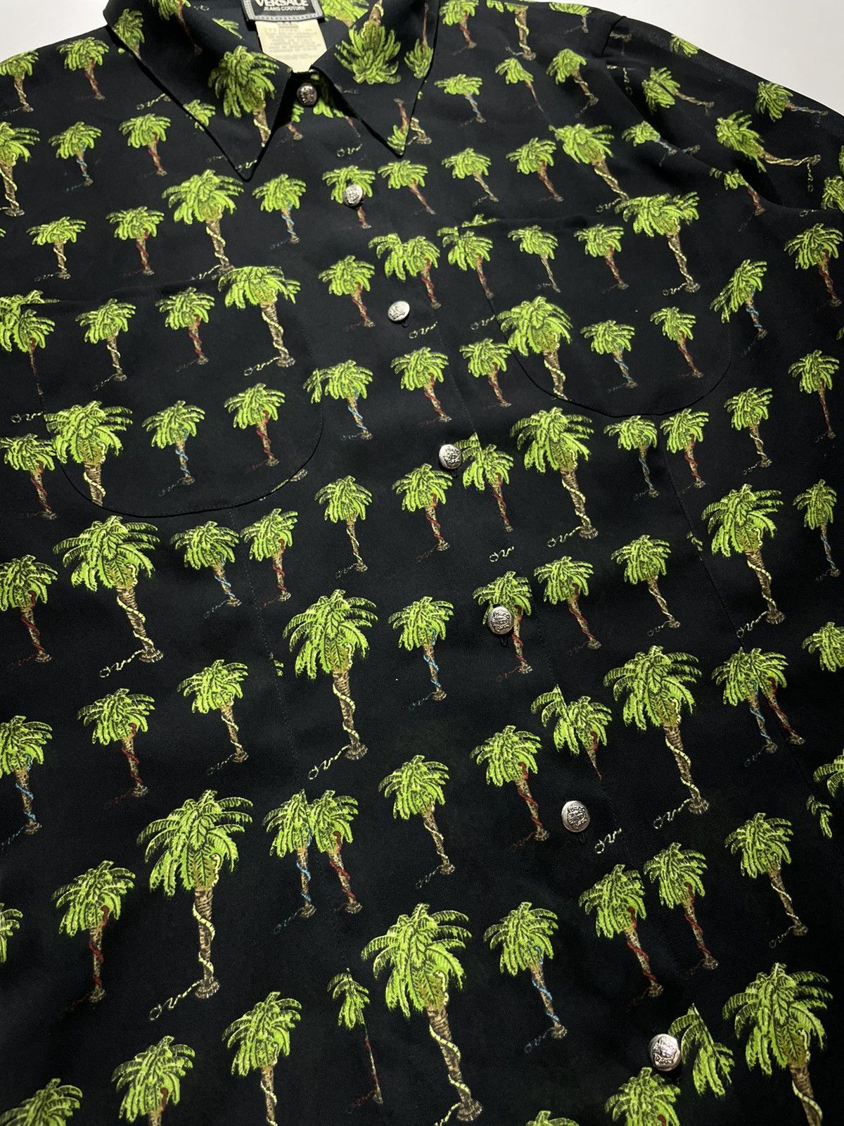 Versace Versace Women’s Palm Tree Shirt Vintage Size M / US 6-8 / IT 42-44 - 3 Thumbnail