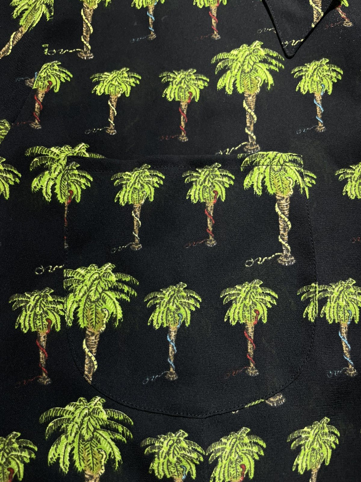 Versace Versace Women’s Palm Tree Shirt Vintage Size M / US 6-8 / IT 42-44 - 4 Thumbnail