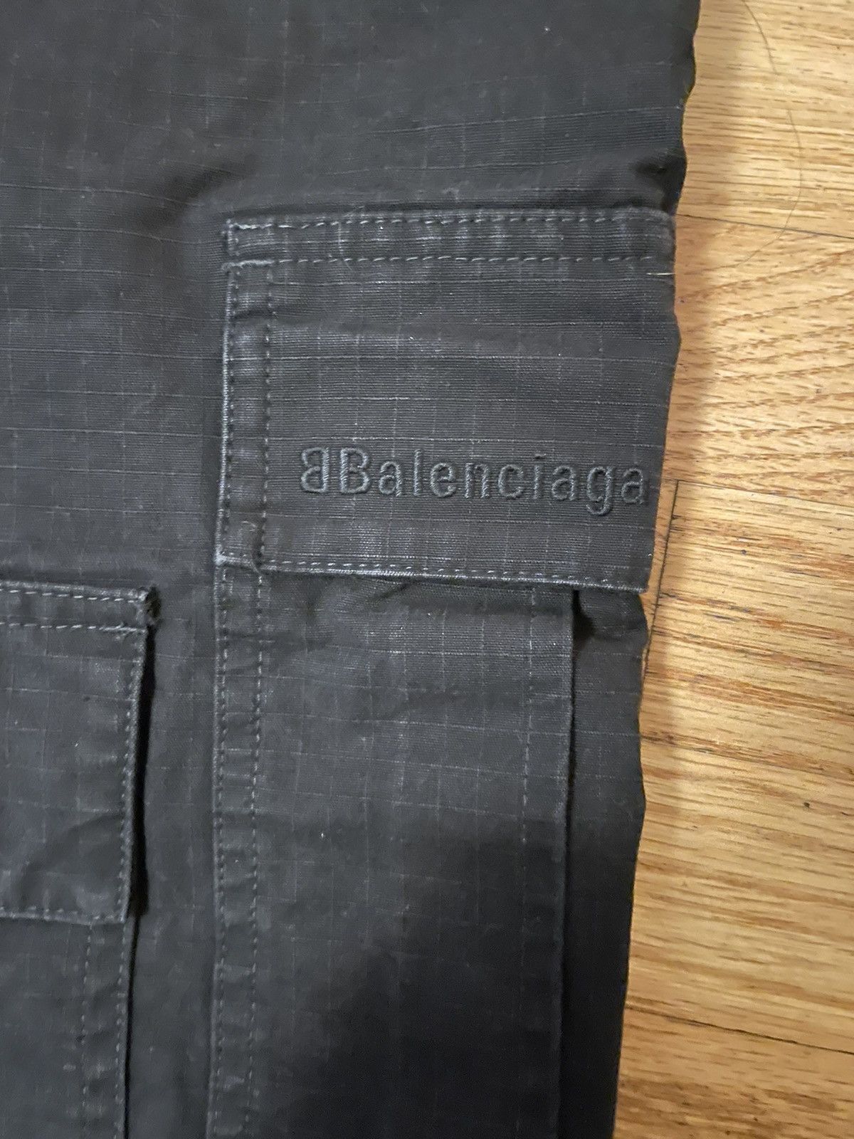 Balenciaga Balenciaga No Heelbite! Hybrid Cargo Pants Size US 32 / EU 48 - 2 Thumbnail