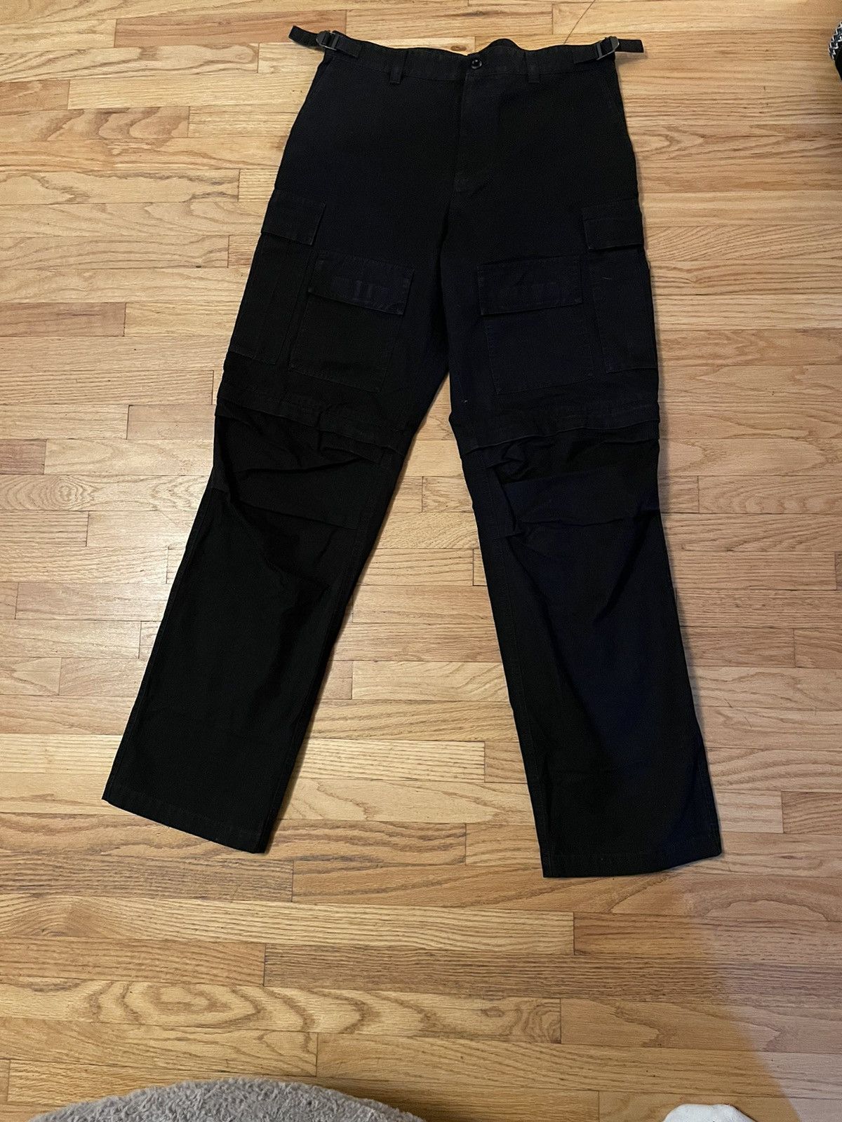 Balenciaga Balenciaga No Heelbite! Hybrid Cargo Pants Size US 32 / EU 48 - 1 Thumbnail
