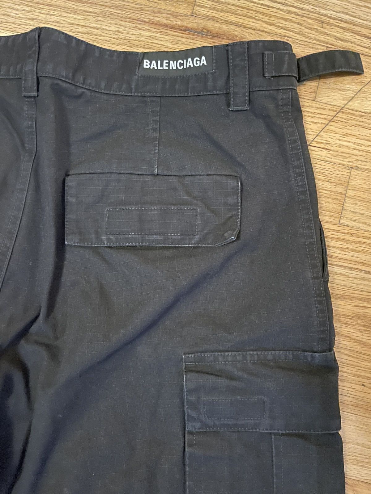 Balenciaga Balenciaga No Heelbite! Hybrid Cargo Pants Size US 32 / EU 48 - 3 Thumbnail