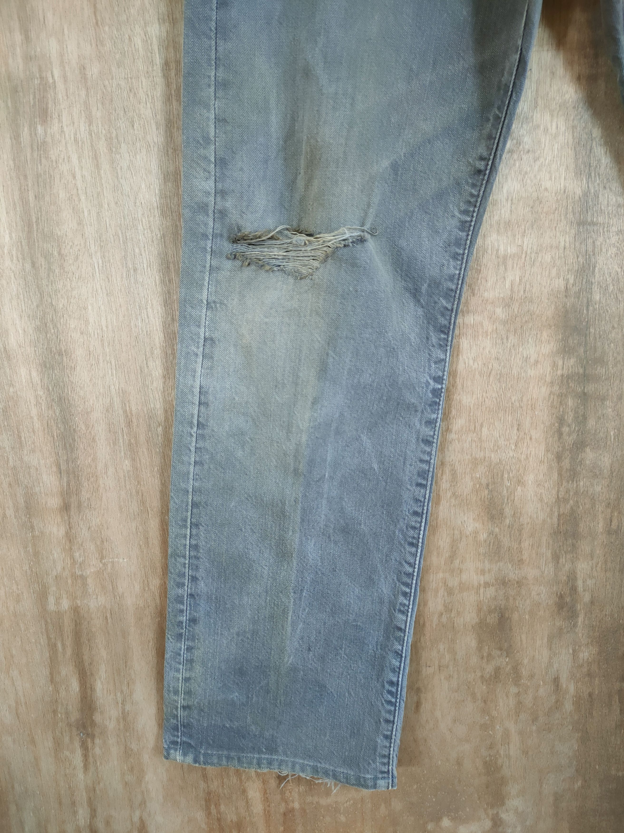 Levi's 501 Levis vintage distressed denim pants #46-723 Size US 30 / EU 46 - 2 Thumbnail