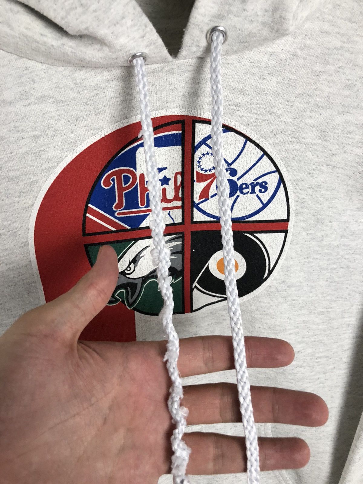 Hanes × NBA × Vintage Vintage 76ers Hoodie Sweatshirt Big logo size S Size US S / EU 44-46 / 1 - 8 Thumbnail