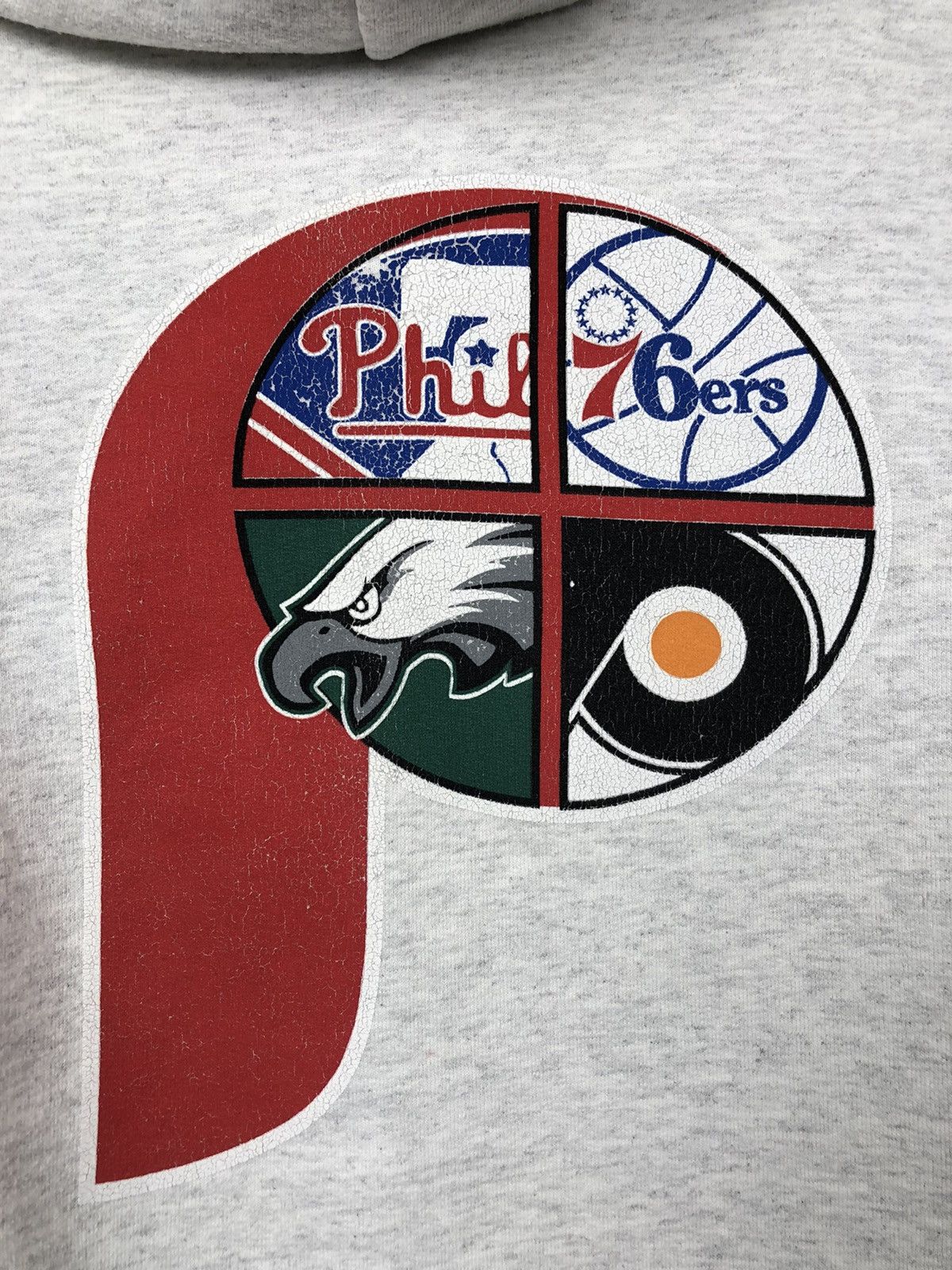 Hanes × NBA × Vintage Vintage 76ers Hoodie Sweatshirt Big logo size S Size US S / EU 44-46 / 1 - 7 Thumbnail