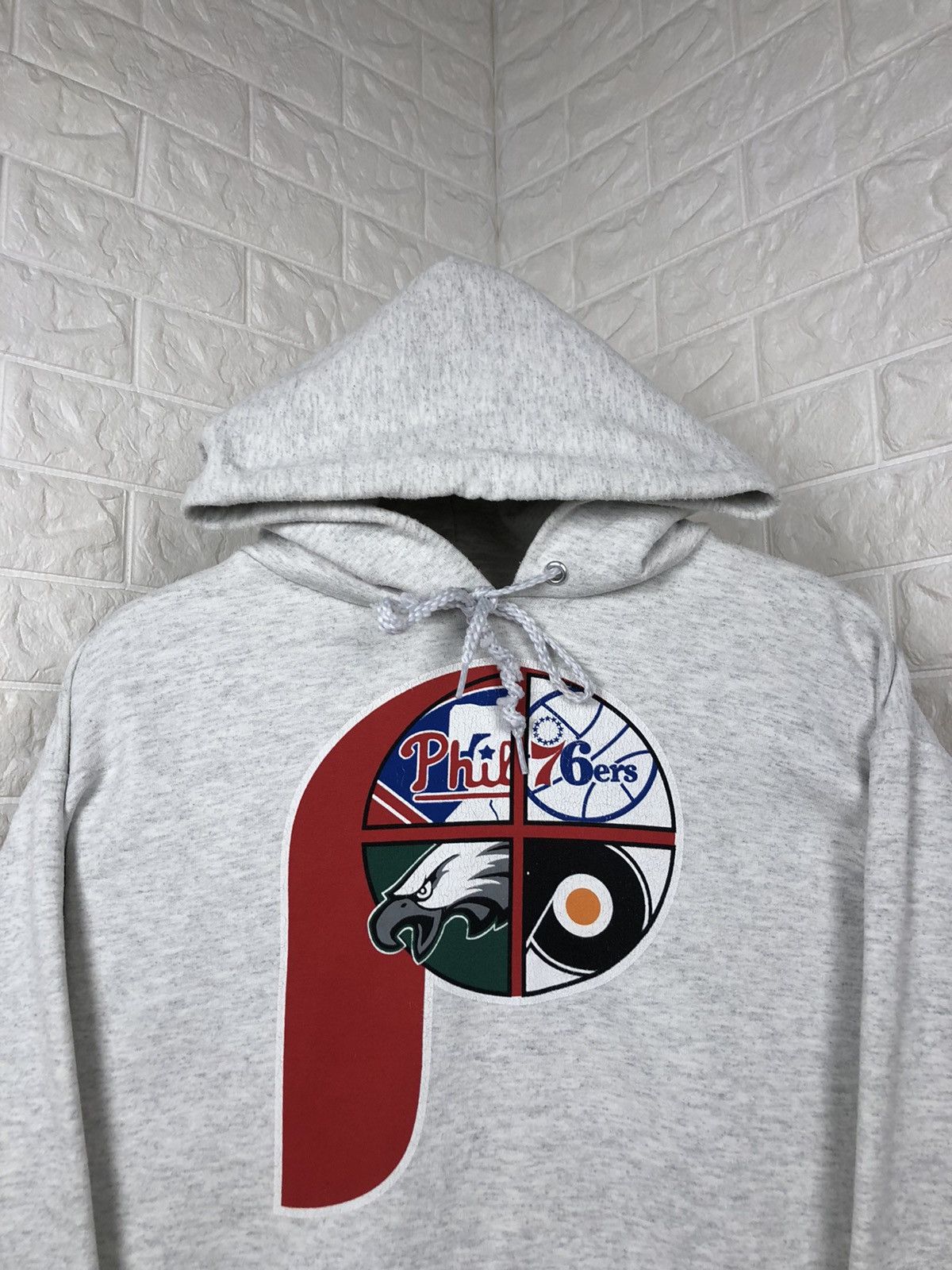 Hanes × NBA × Vintage Vintage 76ers Hoodie Sweatshirt Big logo size S Size US S / EU 44-46 / 1 - 3 Thumbnail