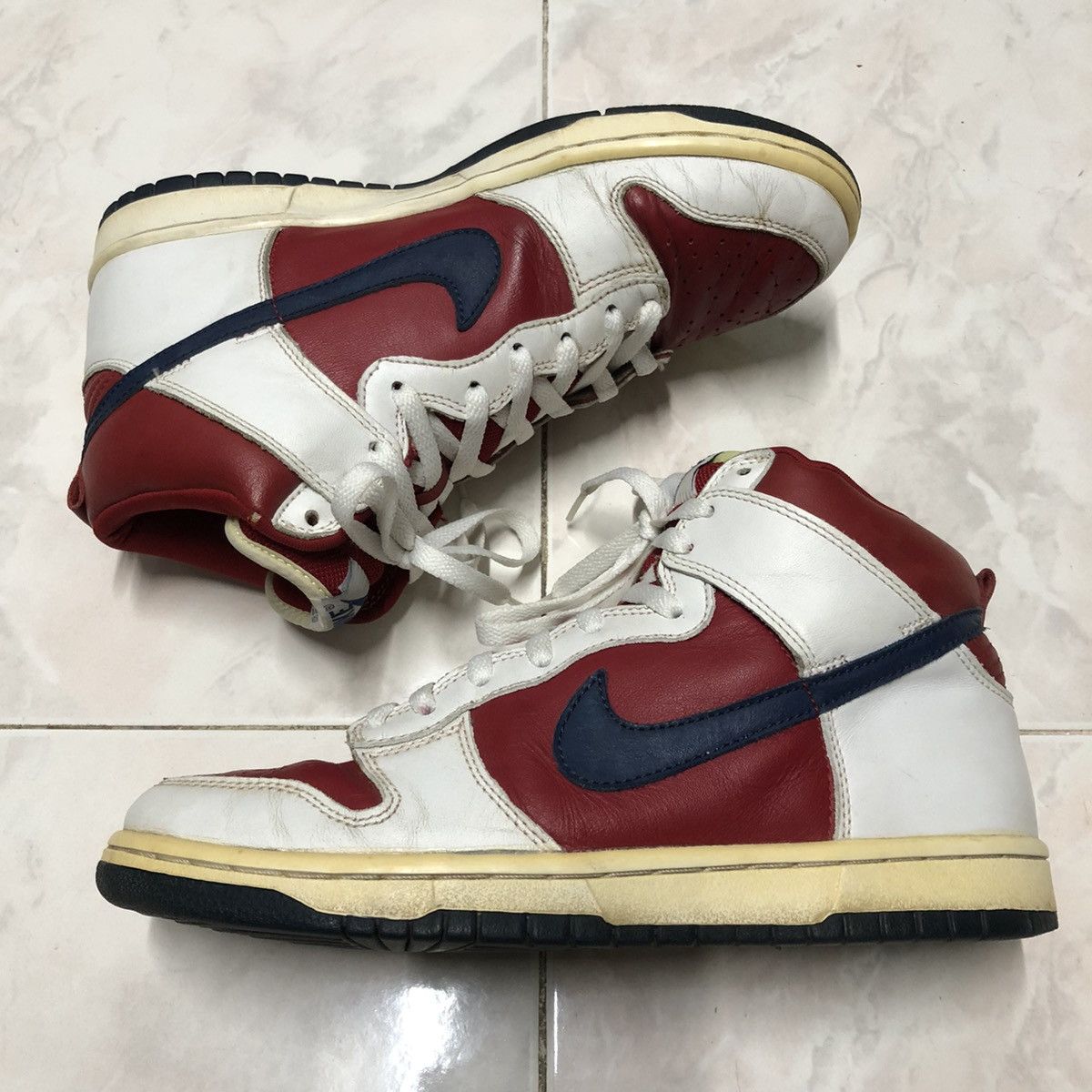 Nike × Vintage Dunk High White | Rapid-Varsity Red Size US 9 / EU 42 - 2 Thumbnail