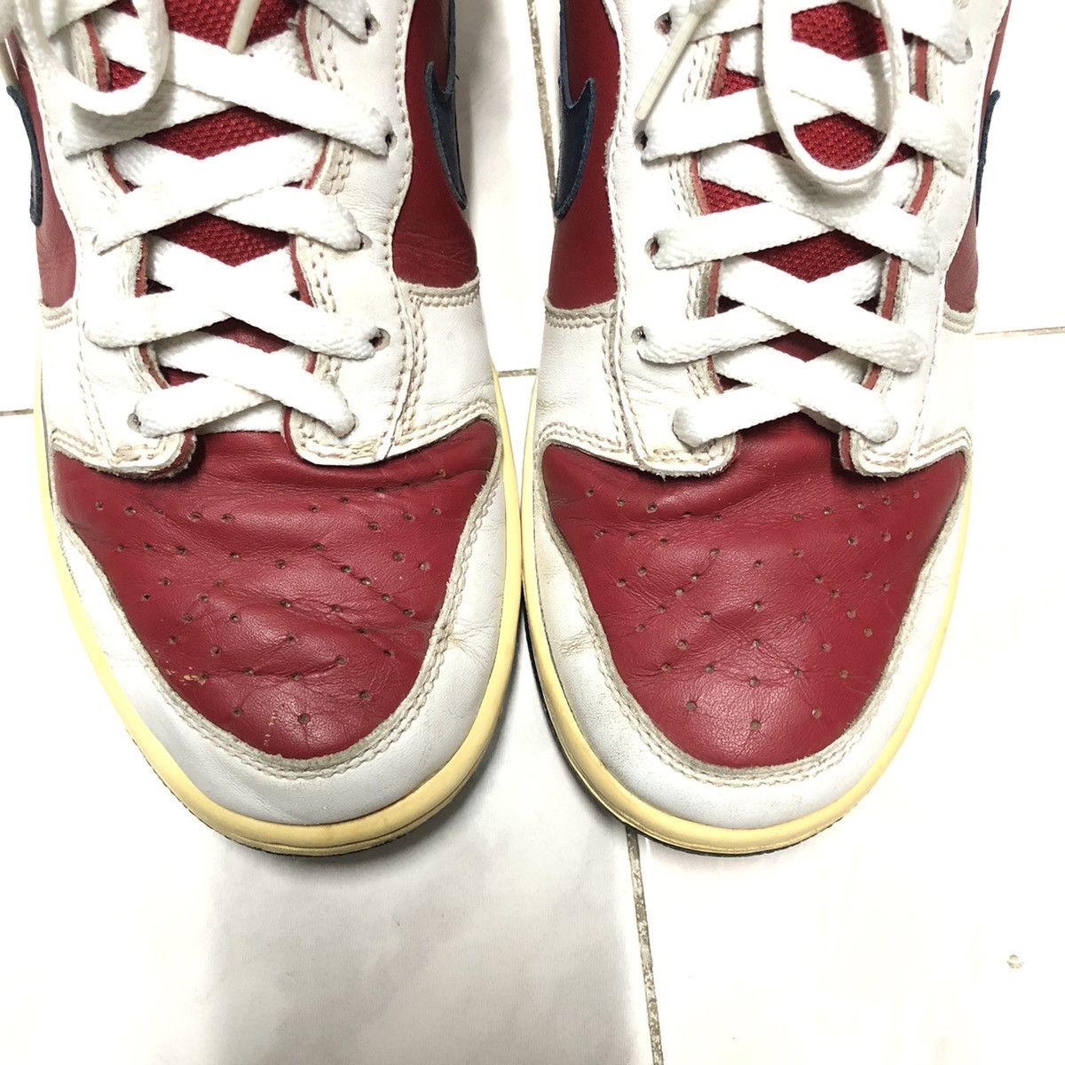 Nike × Vintage Dunk High White | Rapid-Varsity Red Size US 9 / EU 42 - 5 Thumbnail