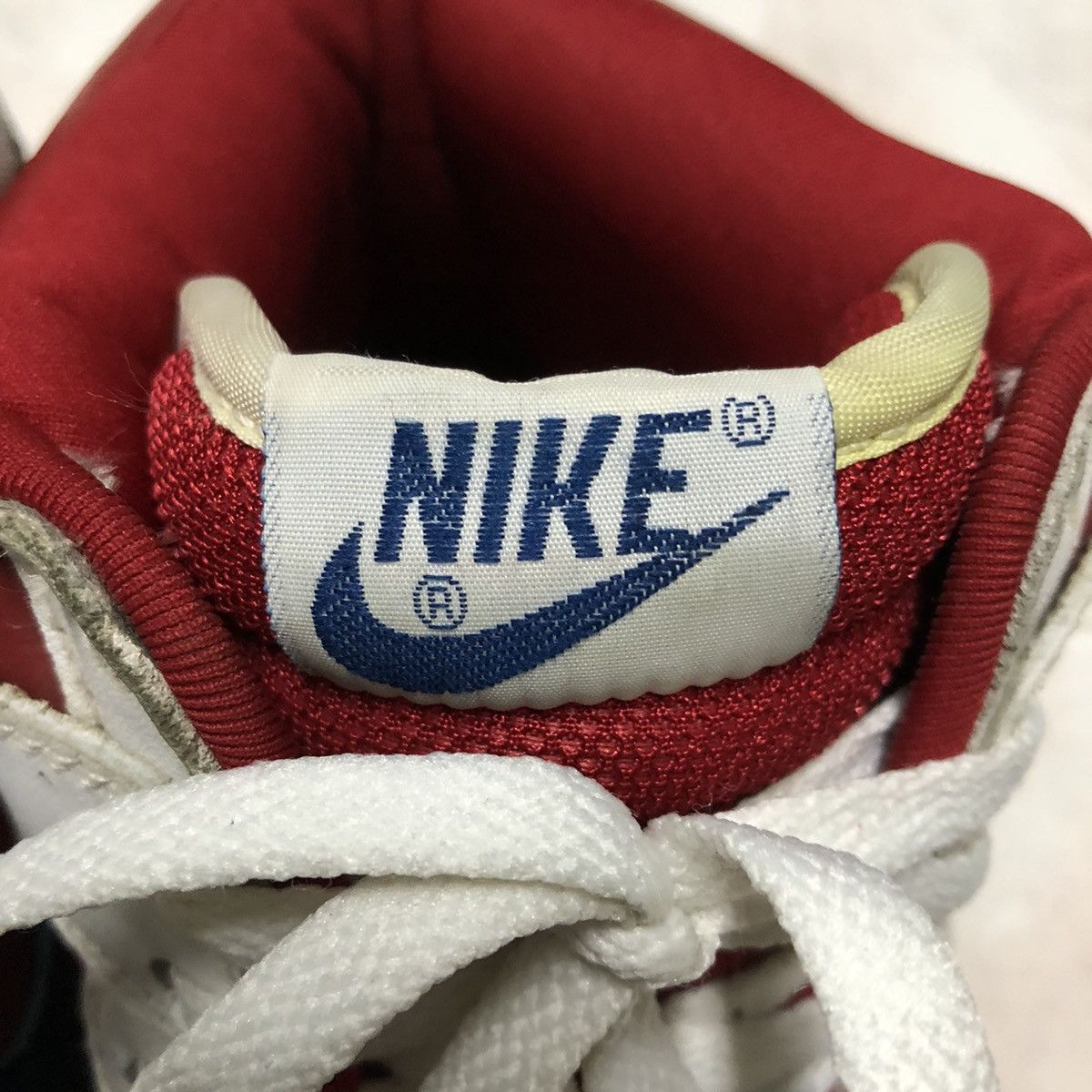 Nike × Vintage Dunk High White | Rapid-Varsity Red Size US 9 / EU 42 - 6 Thumbnail