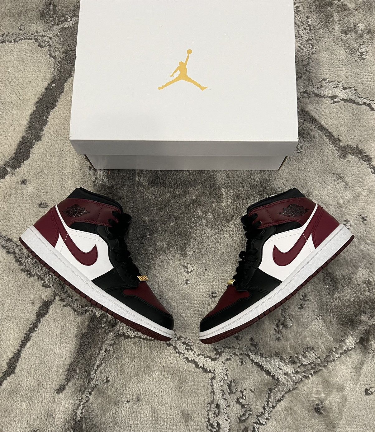 jordan 1 mid dark beetroot