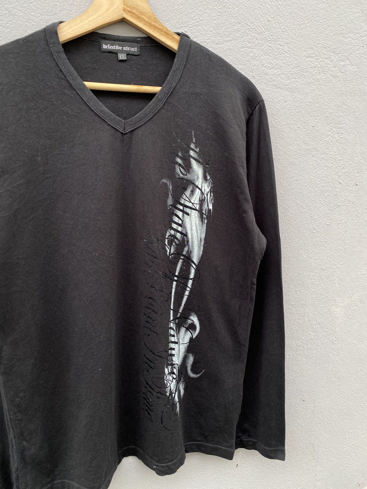 Japanese Brand 💥Japanese Defective Struct Smoking Skulls Crossbone Tshrit Size US M / EU 48-50 / 2 - 8 Thumbnail