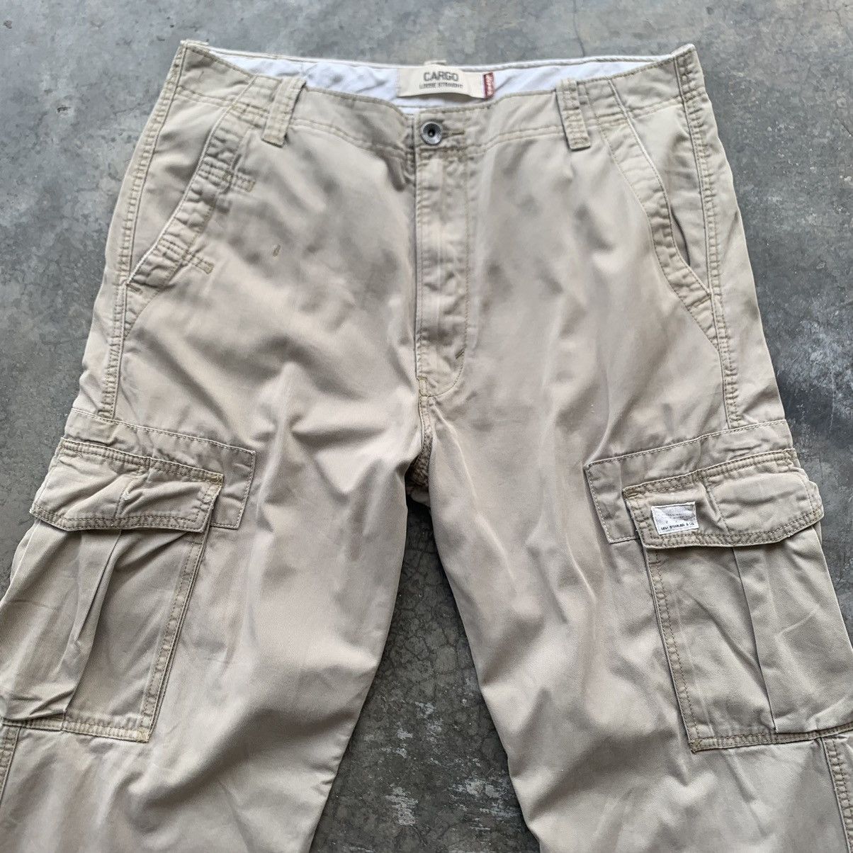 Levi's Levis Cargo Pants Size W37x28 Size US 37 - 3 Thumbnail