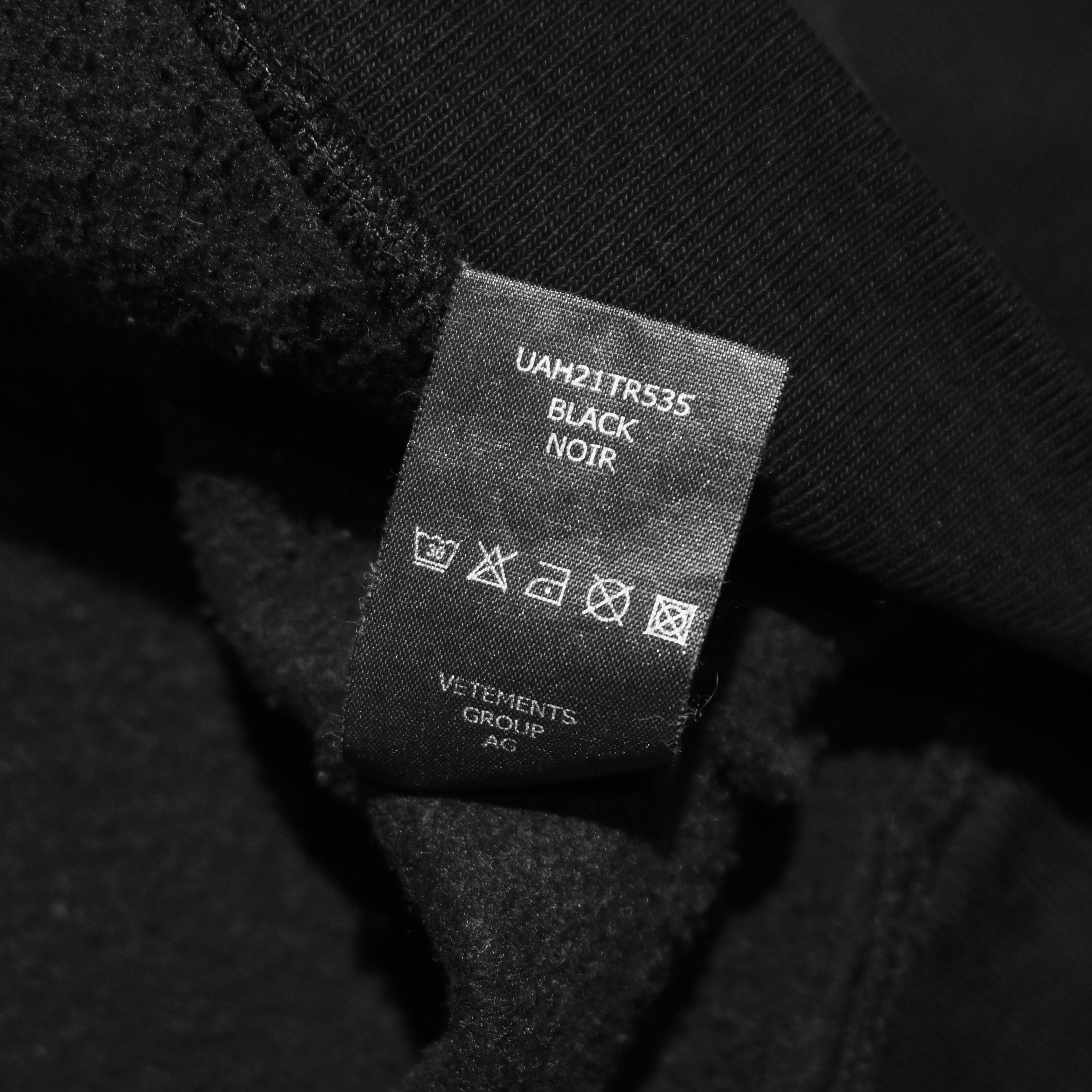 Vetements FW21 BLACK REVERSE LOGO HOODIE Size US XL / EU 56 / 4 - 8 Thumbnail
