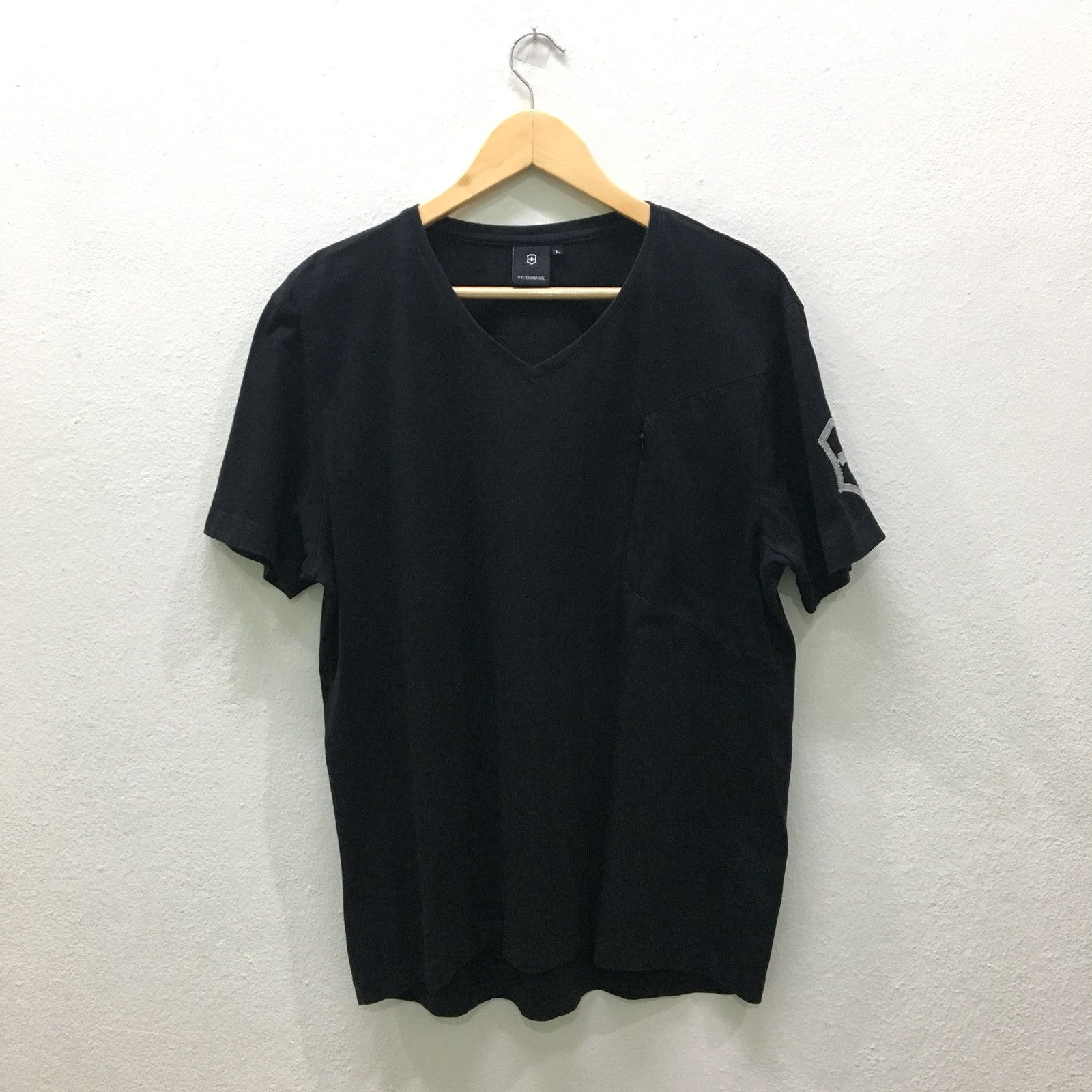 Victorinox Victorinox V neck T-shirt Size US L / EU 52-54 / 3 - 1 Thumbnail