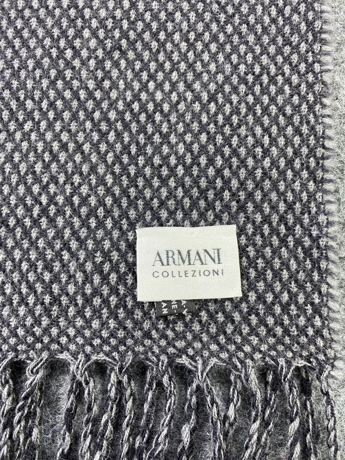 Armani Collezioni Armani Collezioni Scarf/Muffler/Neckwear -T282 Size ONE SIZE - 4 Thumbnail