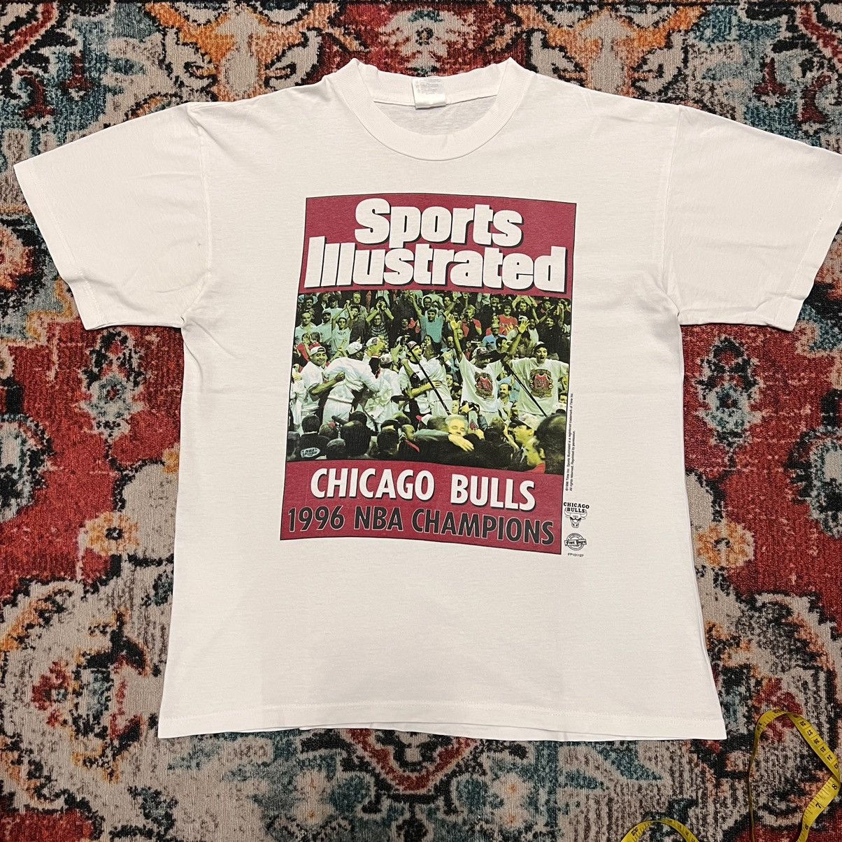 NBA × Vintage Vintage Sports Illustrated 1996 NBA Champions Chicago Bulls Size US XL / EU 56 / 4 - 1 Thumbnail