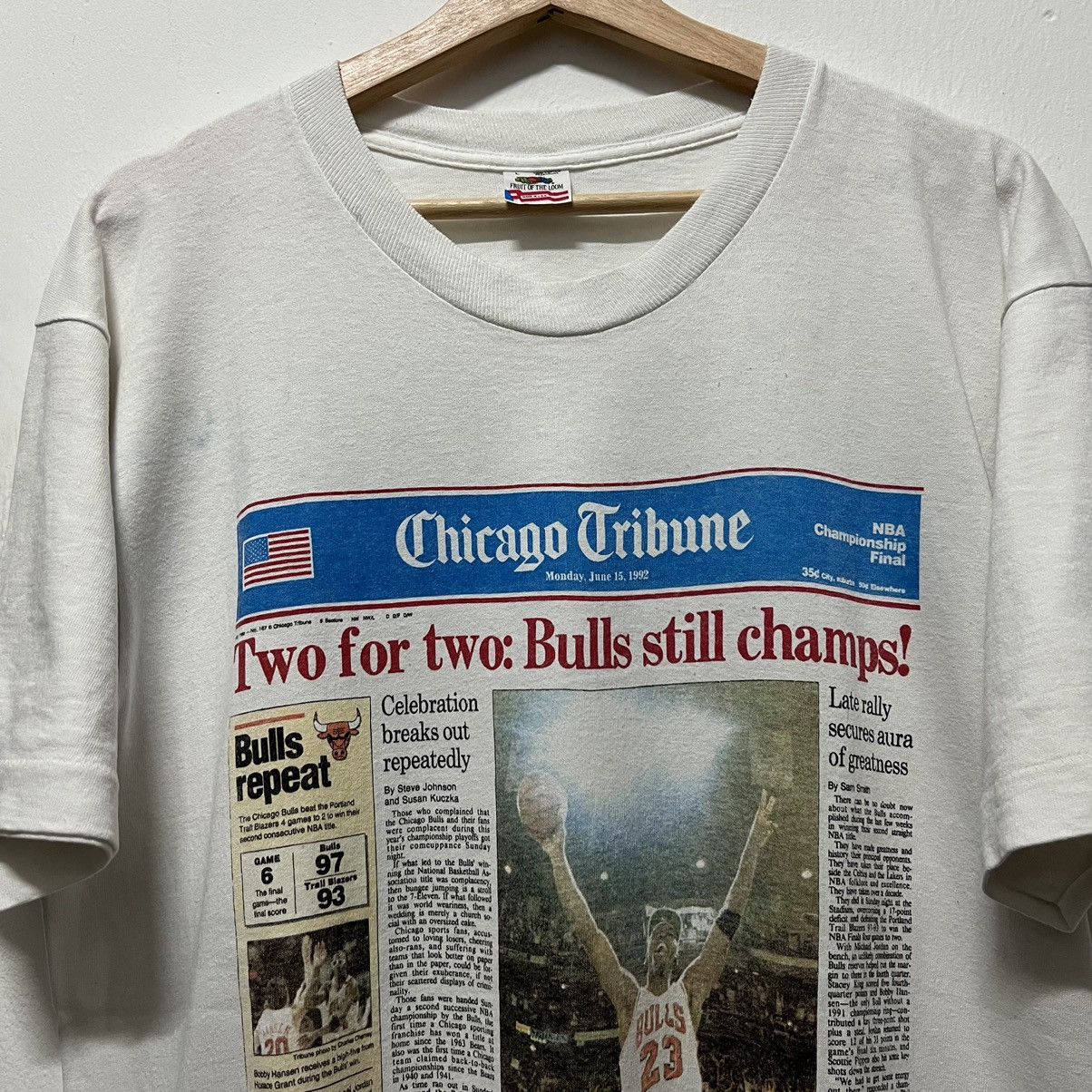 NBA Vintage Chicago Bulls NBA champion Front Page Newspaper Size US L / EU 52-54 / 3 - 1 Thumbnail