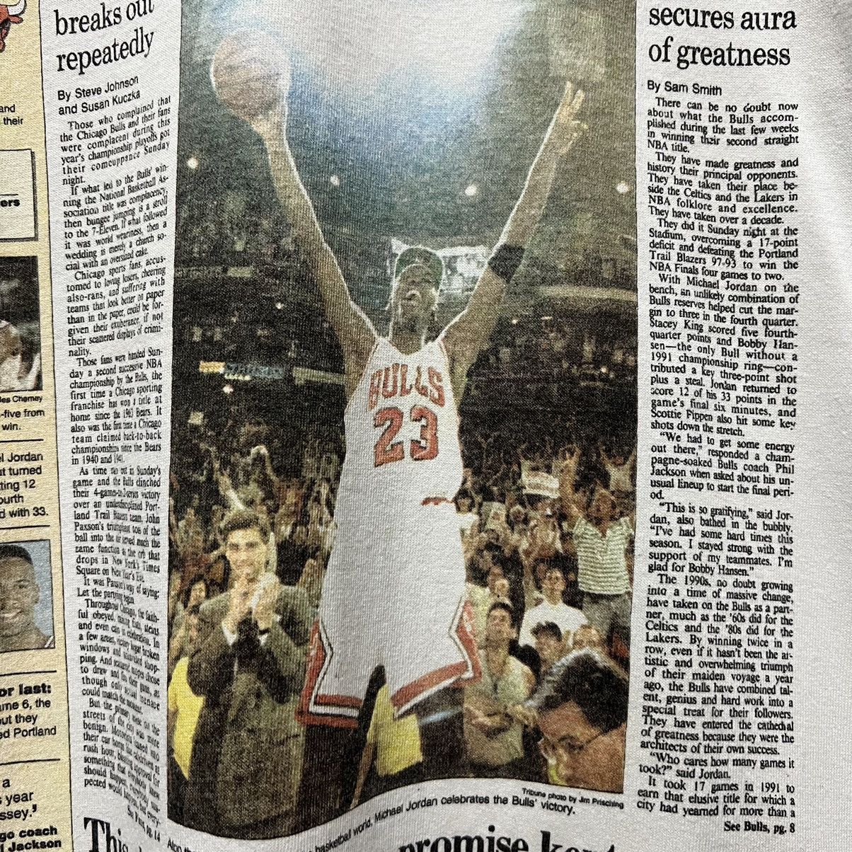 NBA Vintage Chicago Bulls NBA champion Front Page Newspaper Size US L / EU 52-54 / 3 - 4 Thumbnail