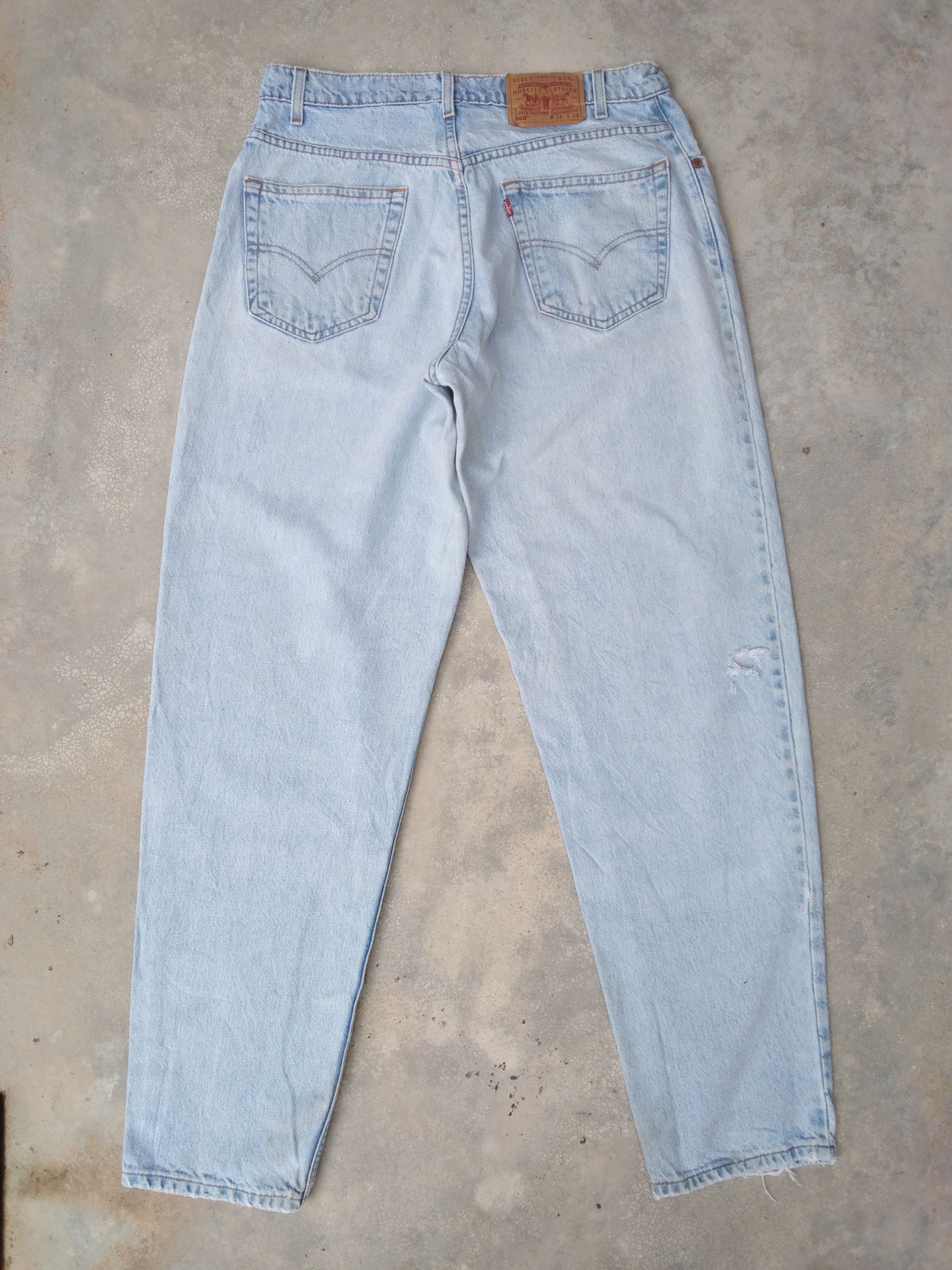 Levi's Vintage Levi's Jeans 560 Loose Baggy Tapered Leg 33x34 Size US 33 - 2 Thumbnail