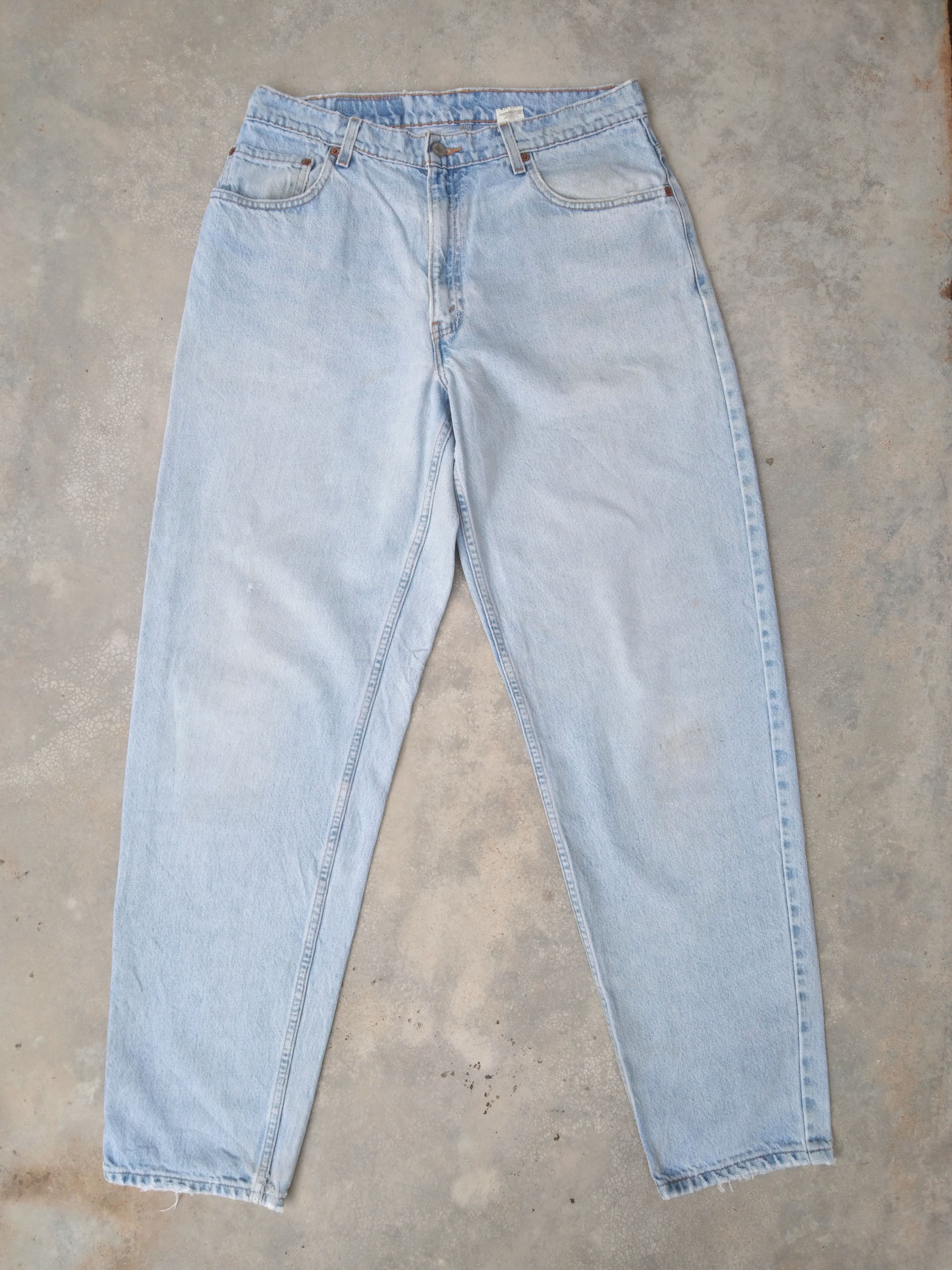 Levi's Vintage Levi's Jeans 560 Loose Baggy Tapered Leg 33x34 Size US 33 - 1 Thumbnail