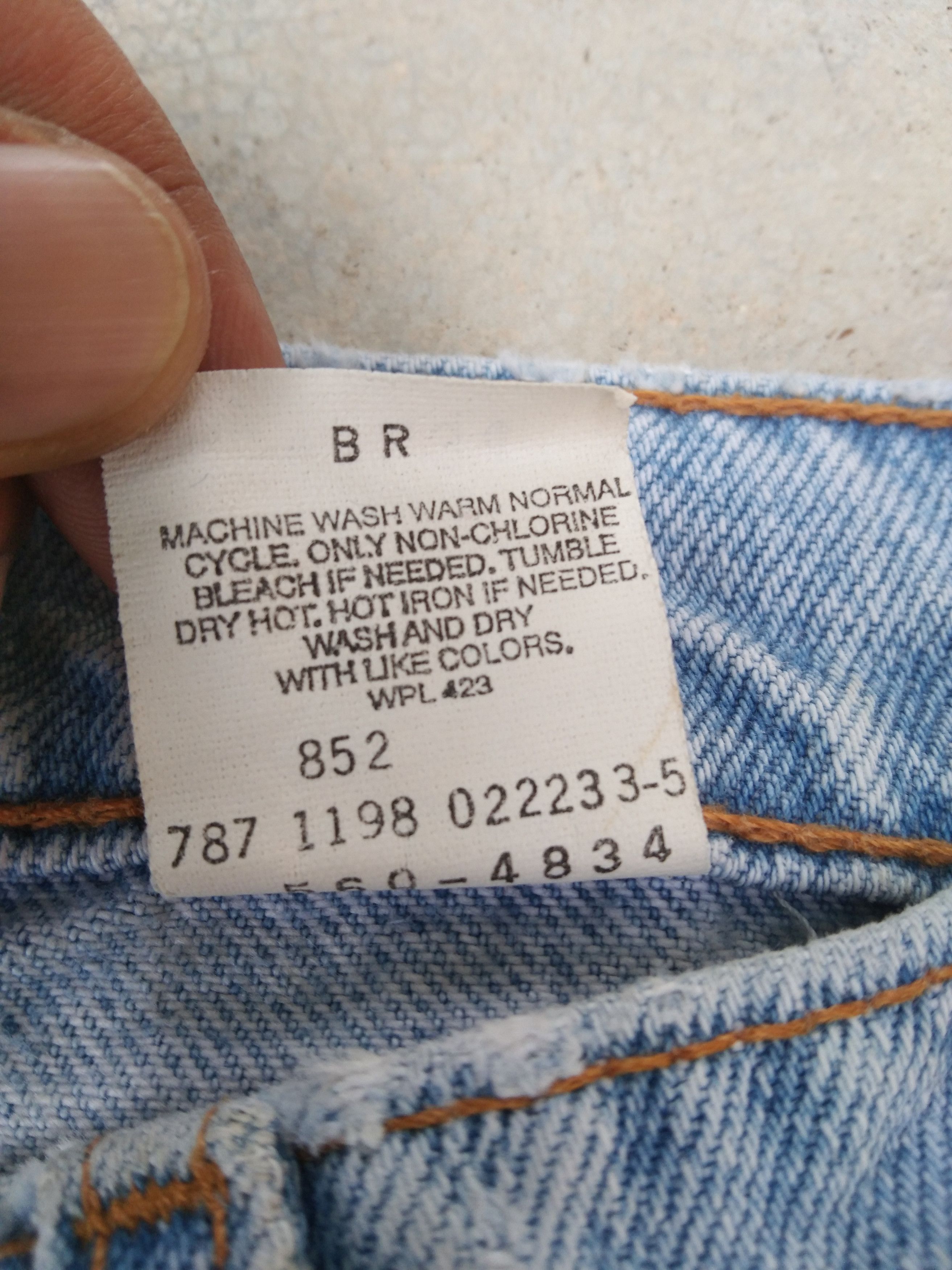Levi's Vintage Levi's Jeans 560 Loose Baggy Tapered Leg 33x34 Size US 33 - 11 Thumbnail