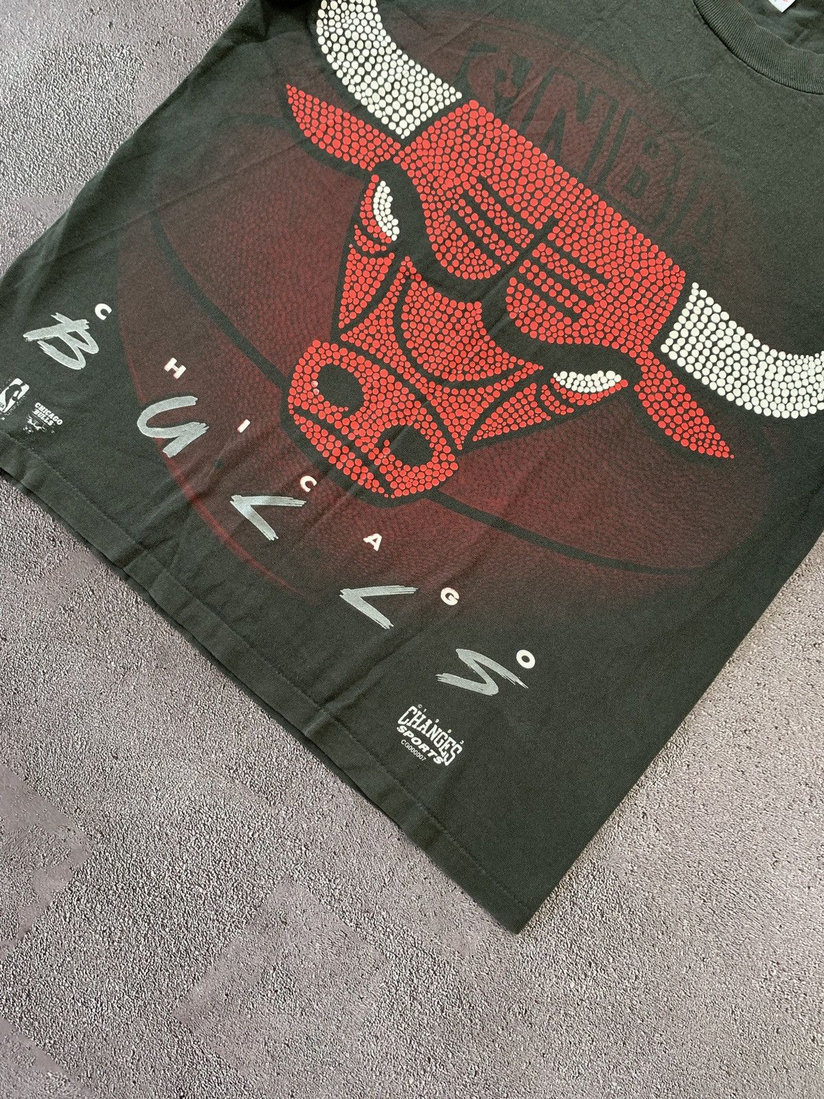 NBA RARE 🔥Vintage 1993 Chicago Bulls Changes Sports T-shirt Tee Size US L / EU 52-54 / 3 - 5 Thumbnail