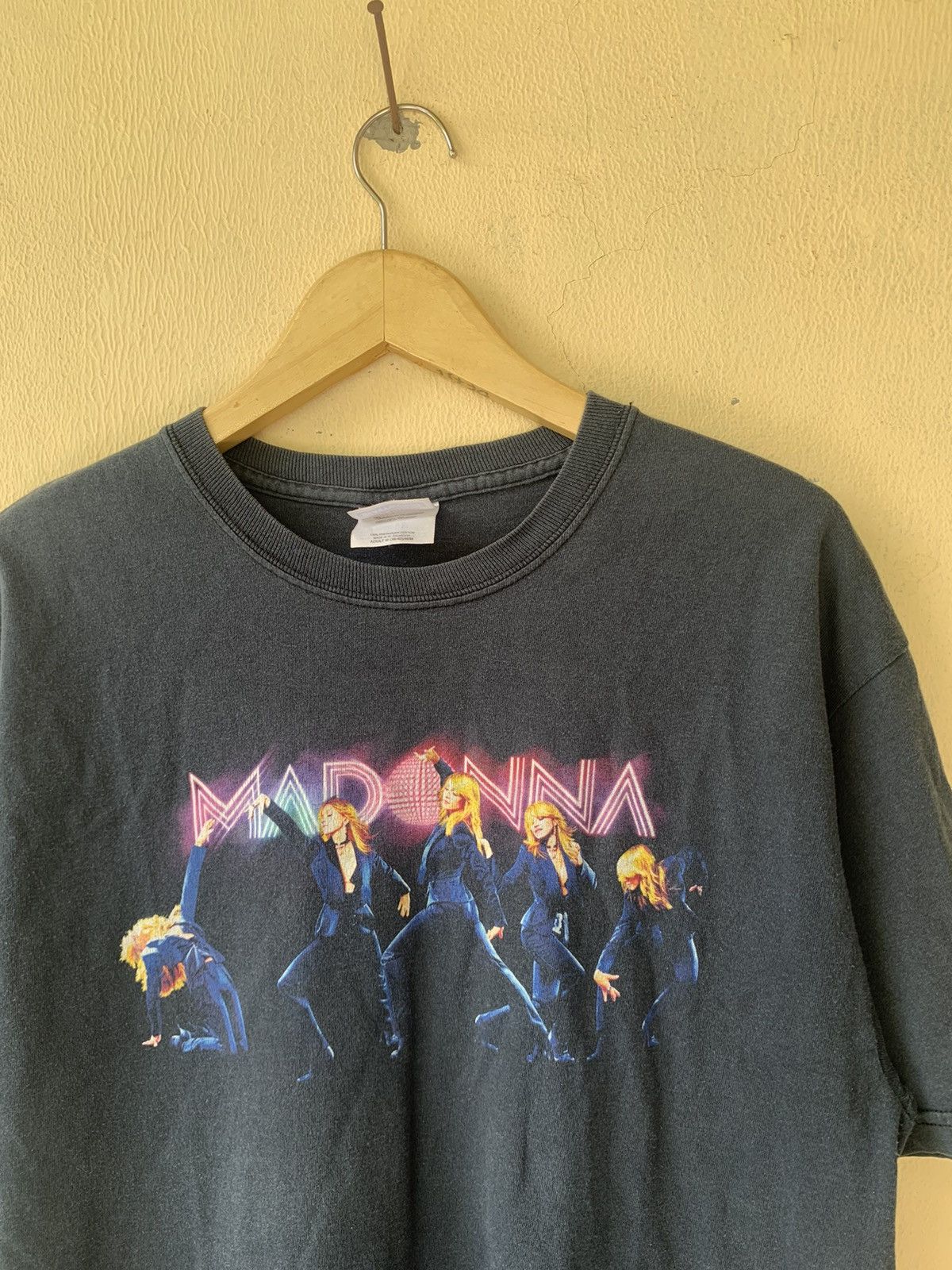 Band Tees Vintage 00s Madonna Confession Tour Tokyo Dome 2006 Tee Size US M / EU 48-50 / 2 - 2 Thumbnail