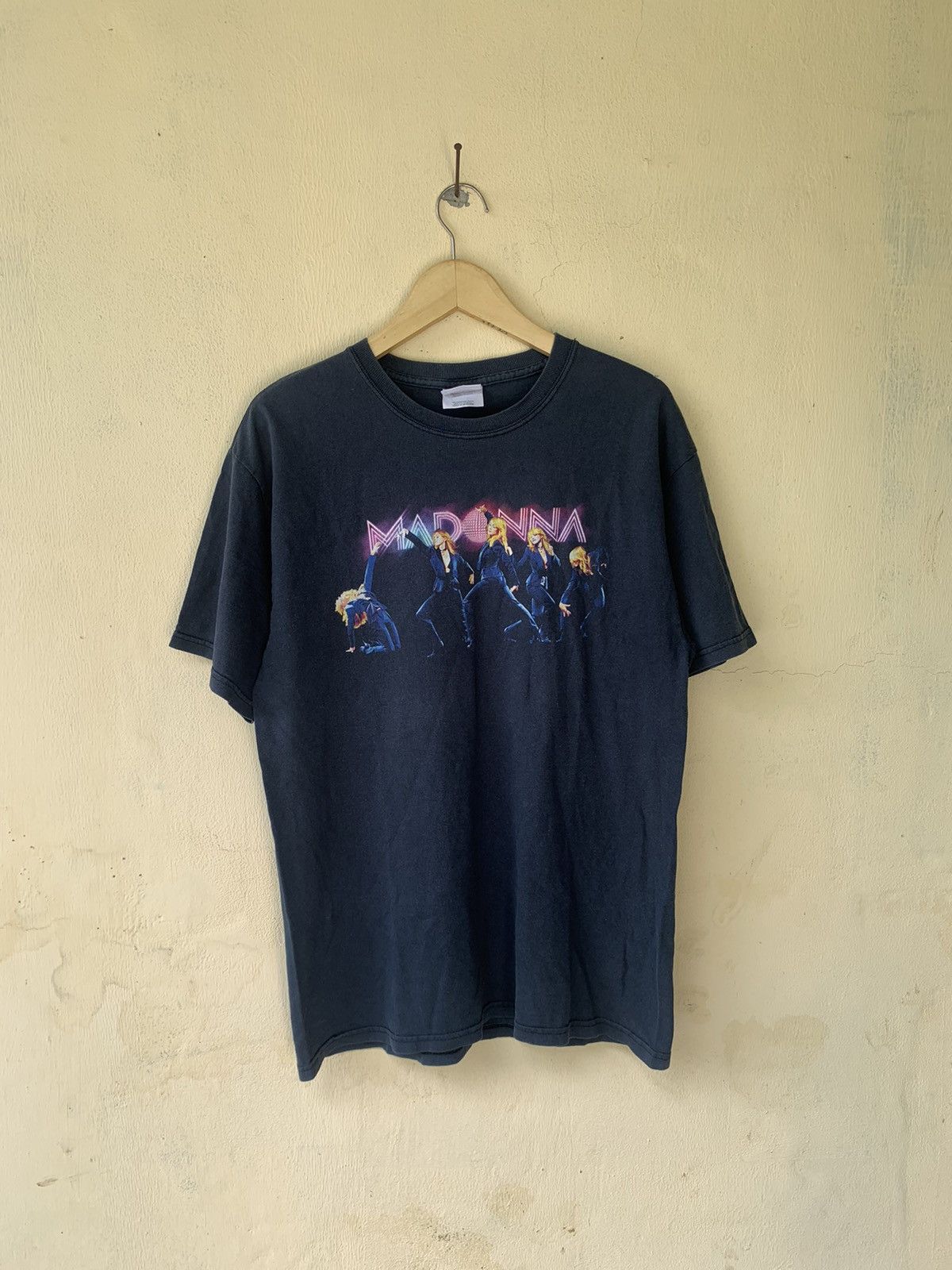 Band Tees Vintage 00s Madonna Confession Tour Tokyo Dome 2006 Tee Size US M / EU 48-50 / 2 - 1 Thumbnail