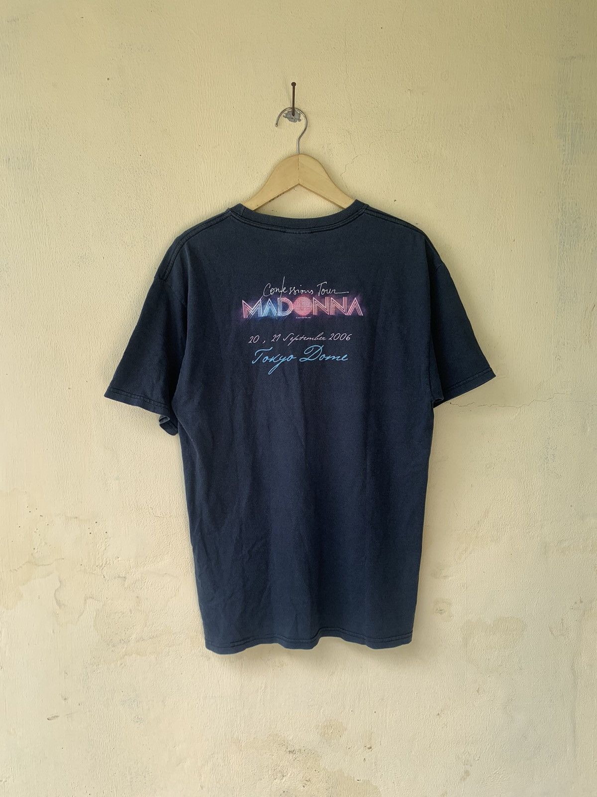 Band Tees Vintage 00s Madonna Confession Tour Tokyo Dome 2006 Tee Size US M / EU 48-50 / 2 - 5 Thumbnail