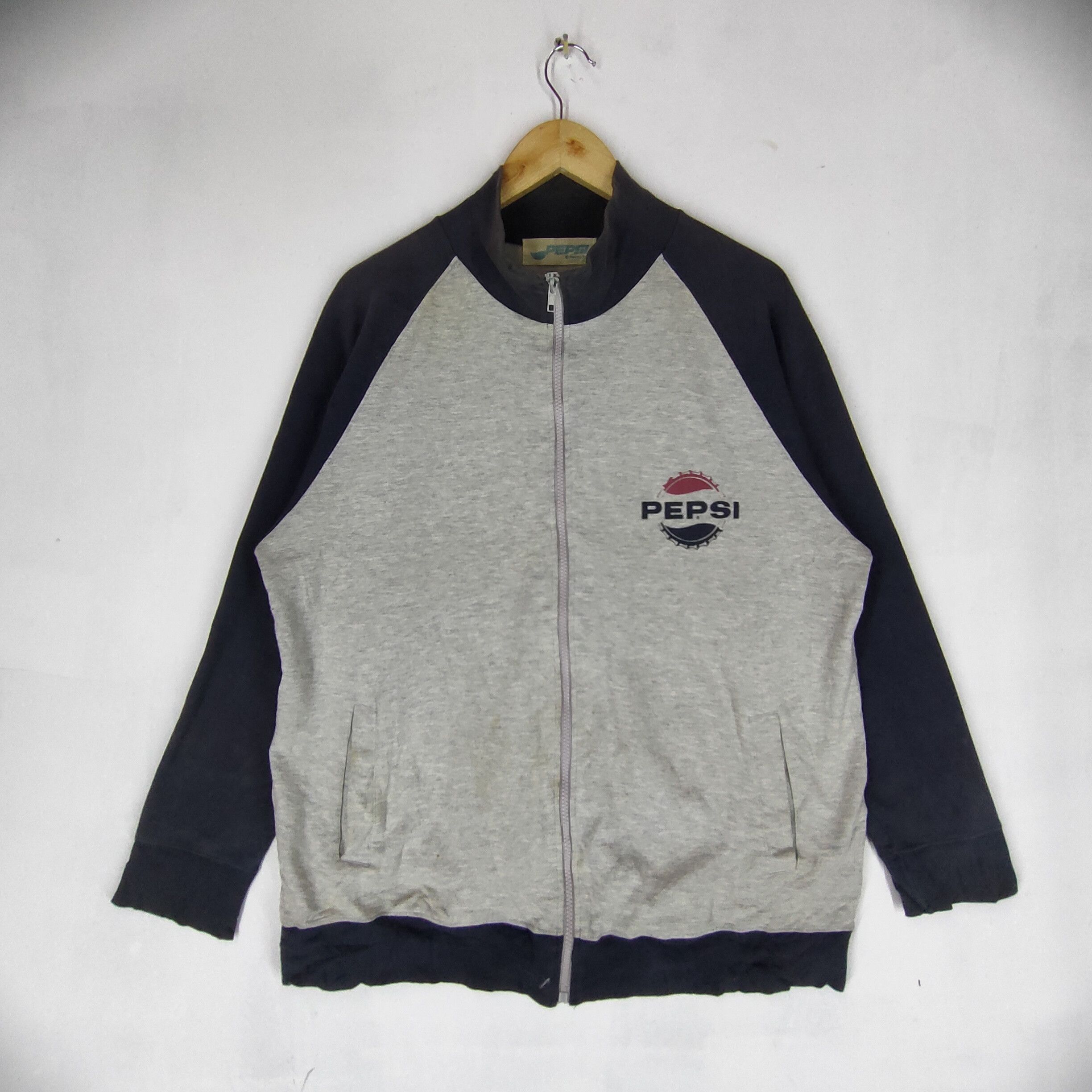 Pepsi Vintage PEPSI AMERICAN DRINK Big Bottle Cap Logo Sweater Size US XL / EU 56 / 4 - 2 Thumbnail