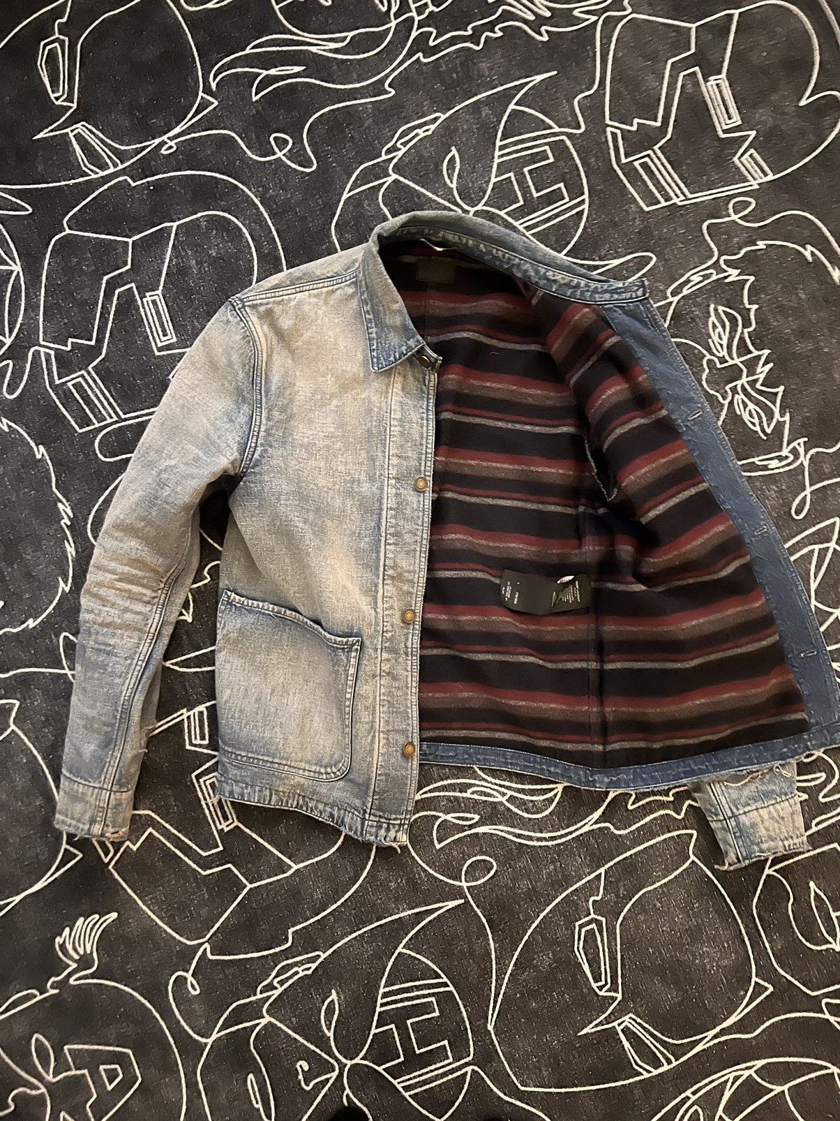 Saint Laurent Paris Saint laurent vintage denim jacket fits like a sz M Size US L / EU 52-54 / 3 - 2 Thumbnail